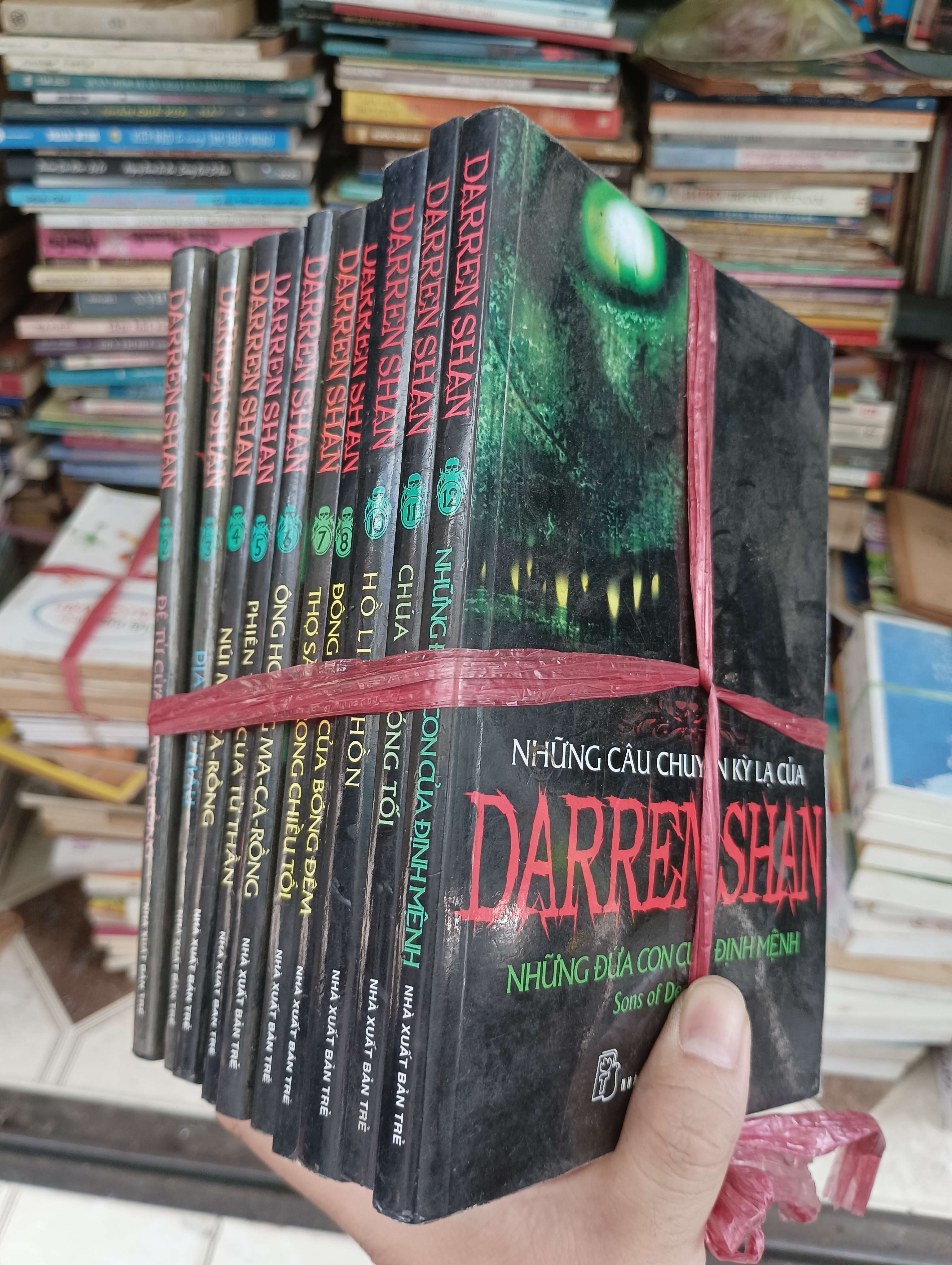 Những câu chuyện kỳ lạ của Darren Shan (Văn học nước ngoài) BGB