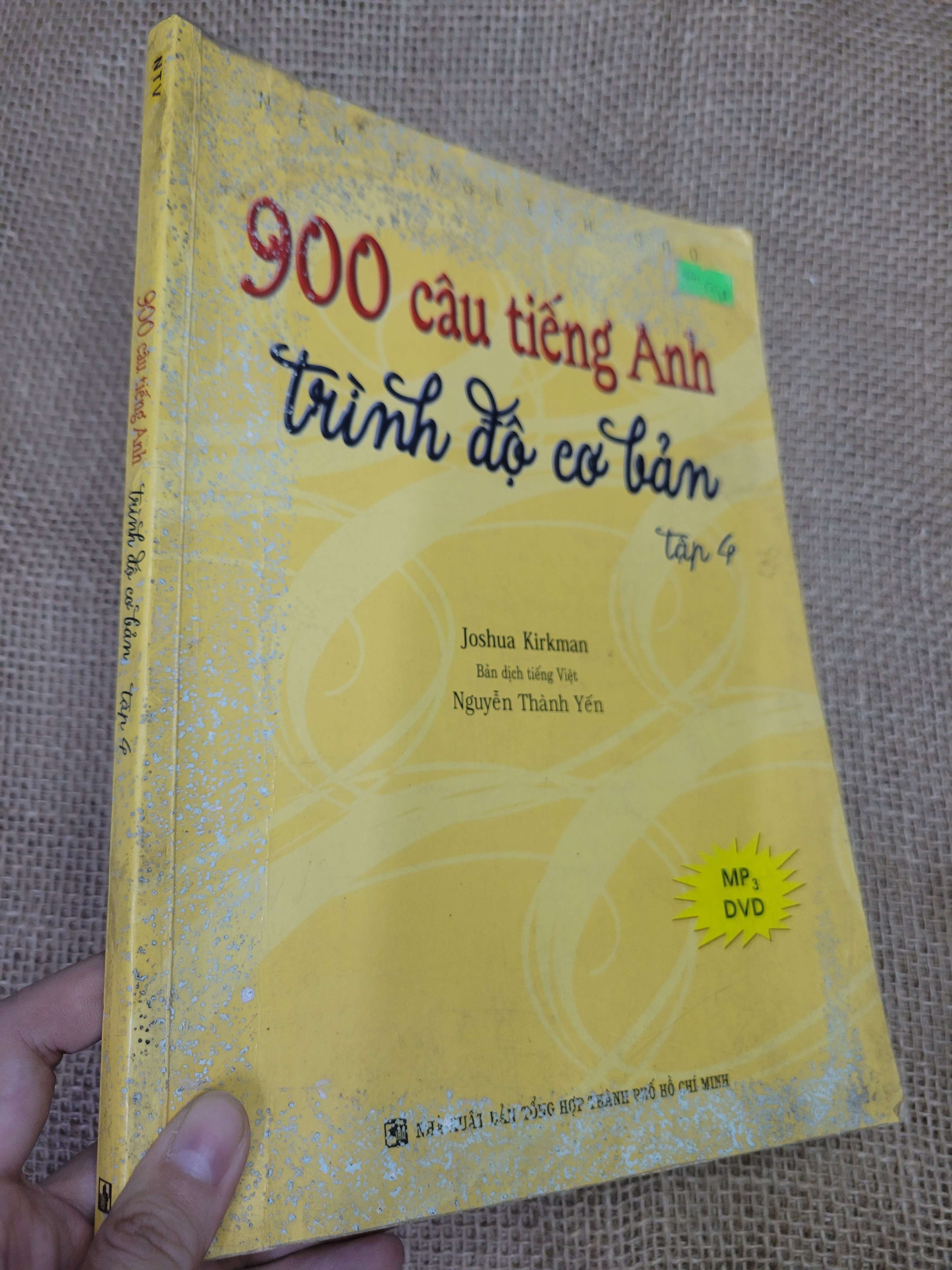 900 câu tiếng Anh trình độ cơ bản tập 4 - Joshua Kirkman (Sách tự học tiếng Anh) HLSC