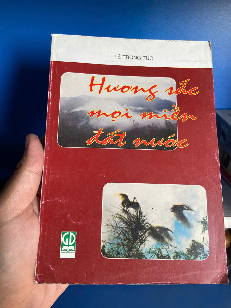 Hương sắc mọi miền đất nước - Lê Trọng Túc Mới 90% (Sách văn học) VAVO