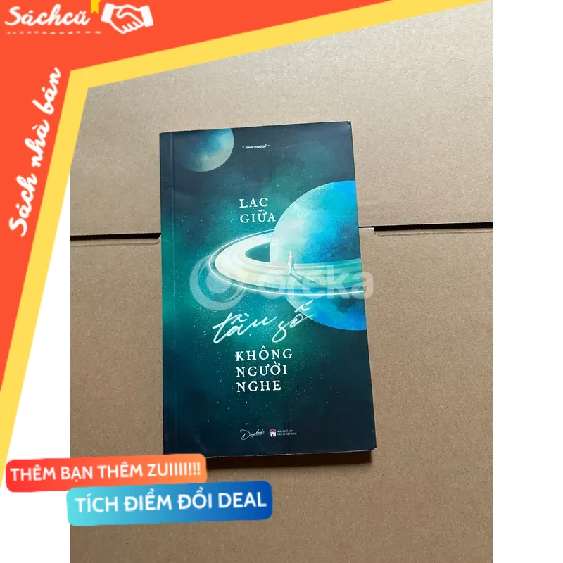 Lạc giữa tần số không người nghe mới 80% (Sách văn học) DTML