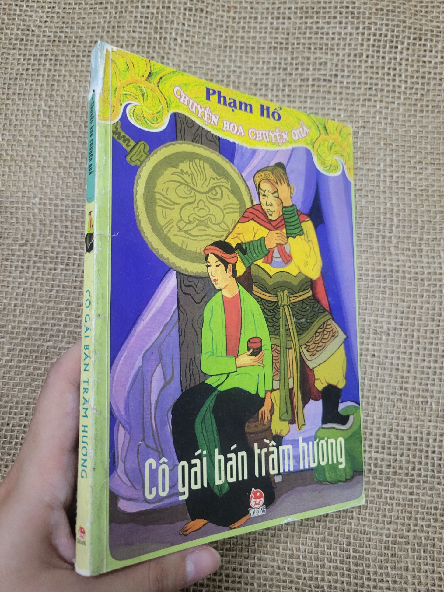 Cô gái bán trầm hương - Phạm Hổ sách màu 2007 mới 80% bẩn bìa, ố (Sách thiếu nhi) SPP