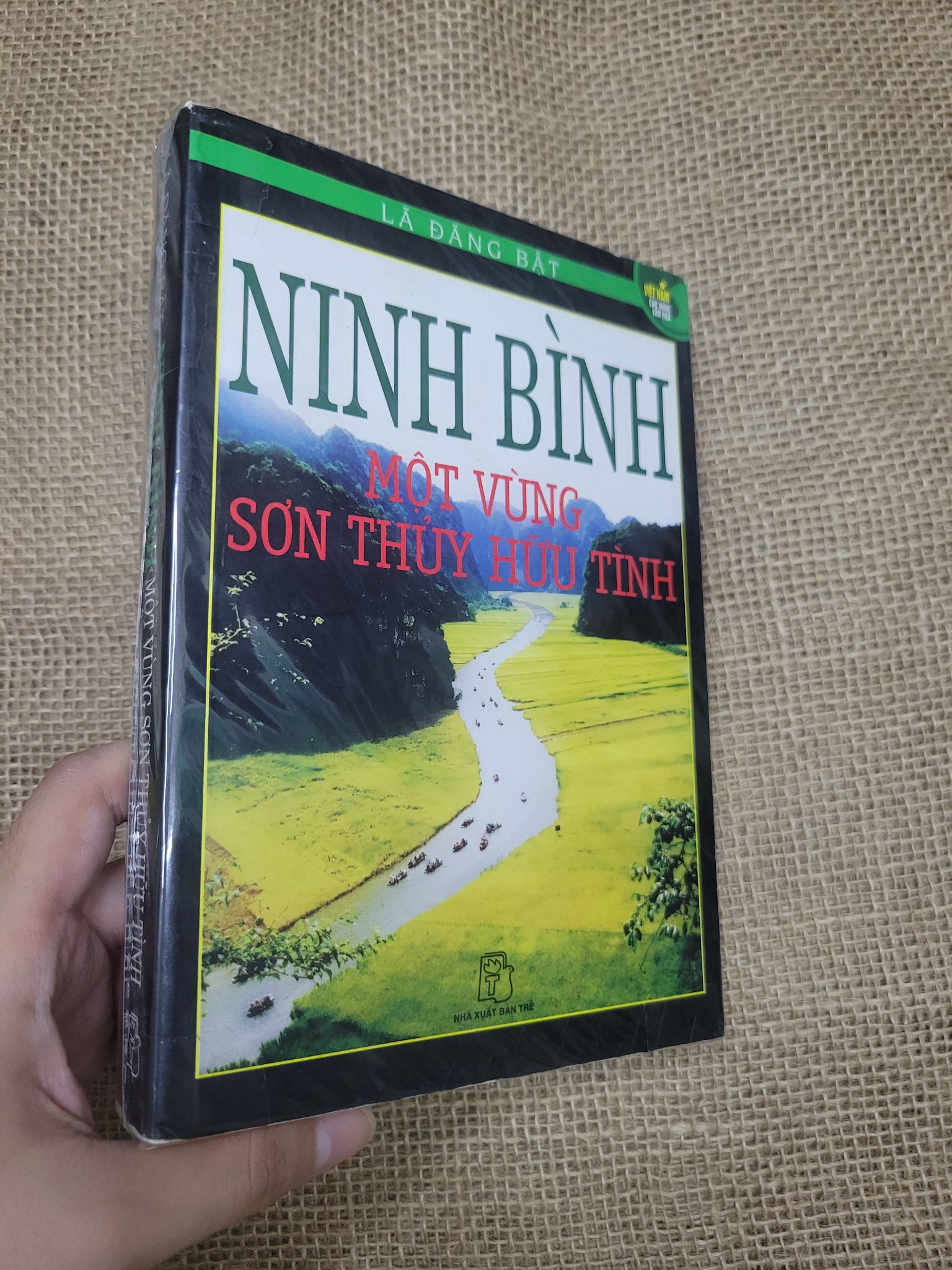 Ninh Bình một vùng sơn thủy hữu tình - Lã Đăng Bật mới 80% có mộc nxb, bẩn bìa, ố (Sách kiến thức tổng hợp) SPP