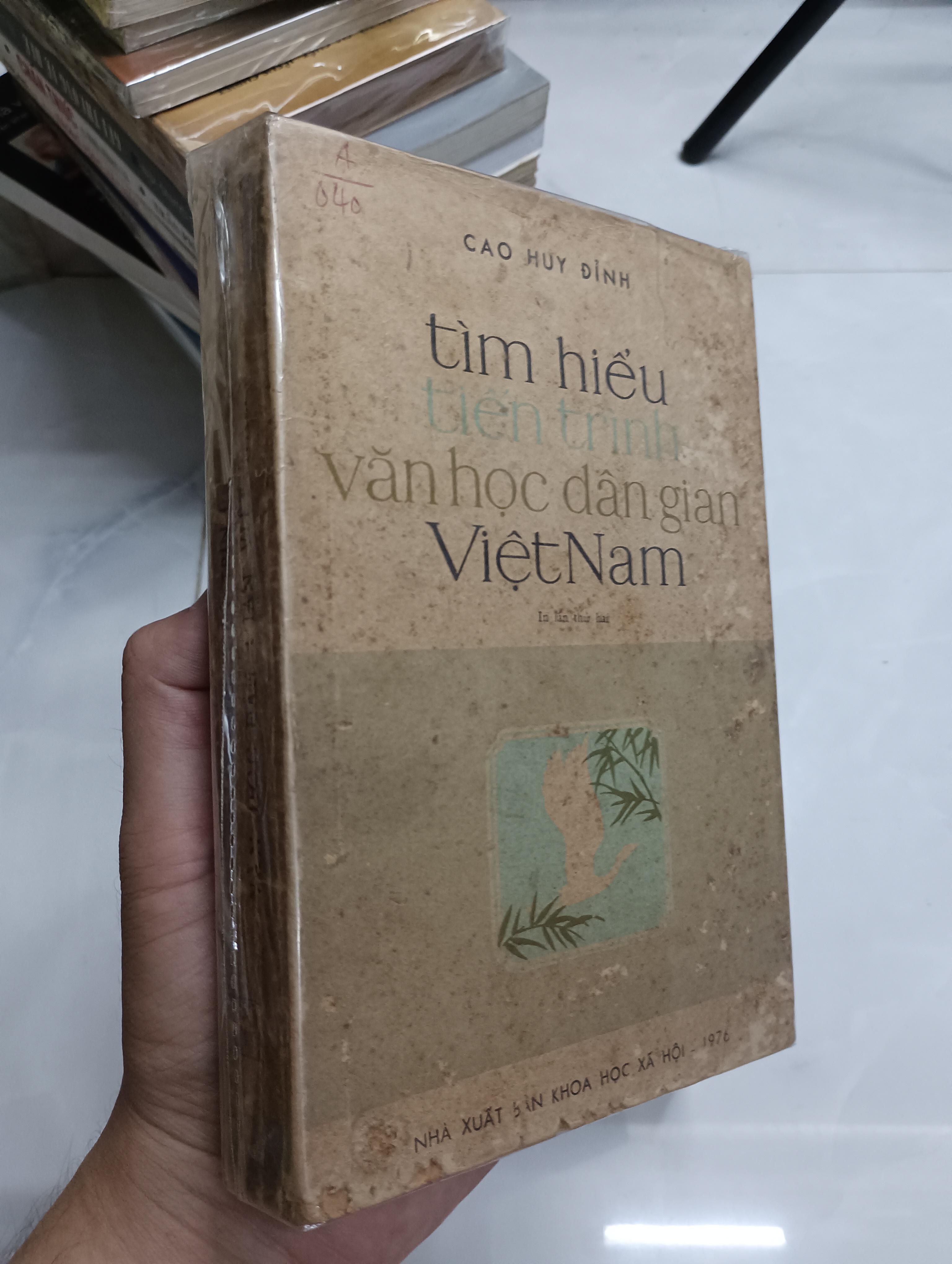 Title: tìm hiểu tiến trình văn học dân gian Việt Nam Author: Cao Huy Đỉnh (Văn học Việt Nam) SPP
