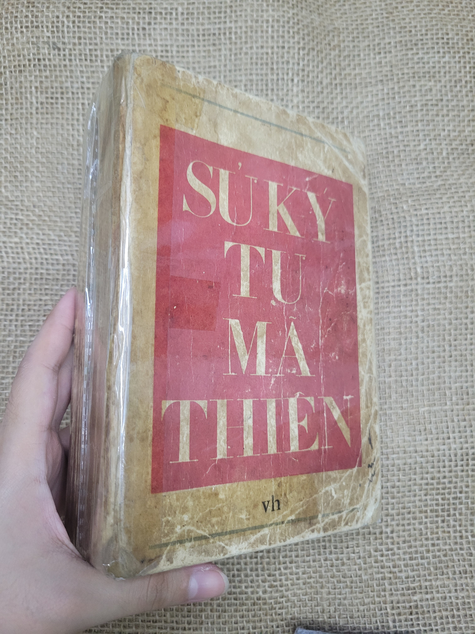 Sử ký tư mã thiên mới 70% bẩn bìa, ố, tróc gáy, tróc bìa (Sách lịch sử - triết học) SPP