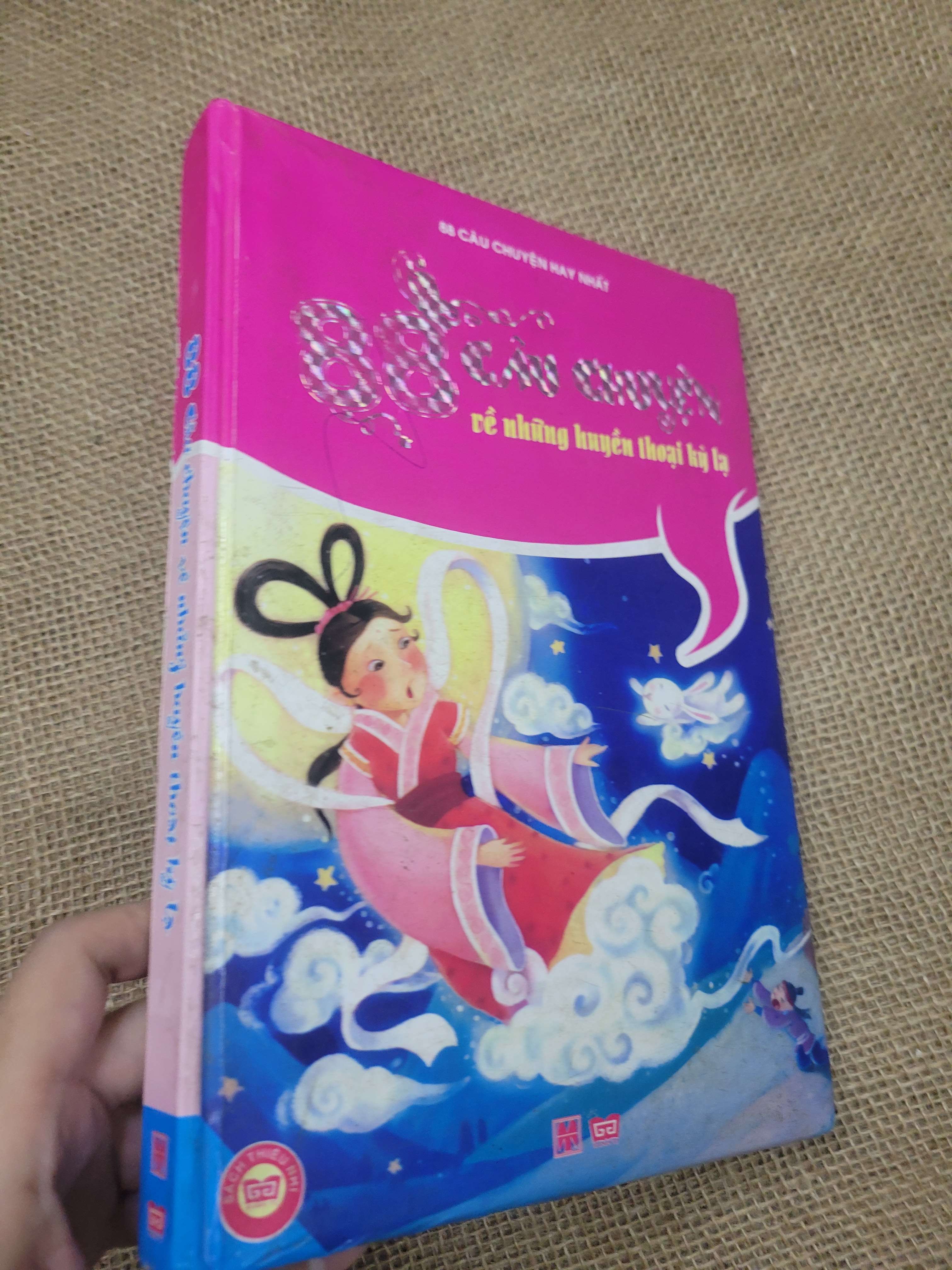 88 câu chuyện về những huyền thoại kỳ lạ bìa cứng sách màu 2012 mới 80% bẩn bìa, ố (Sách thiếu nhi) SPP