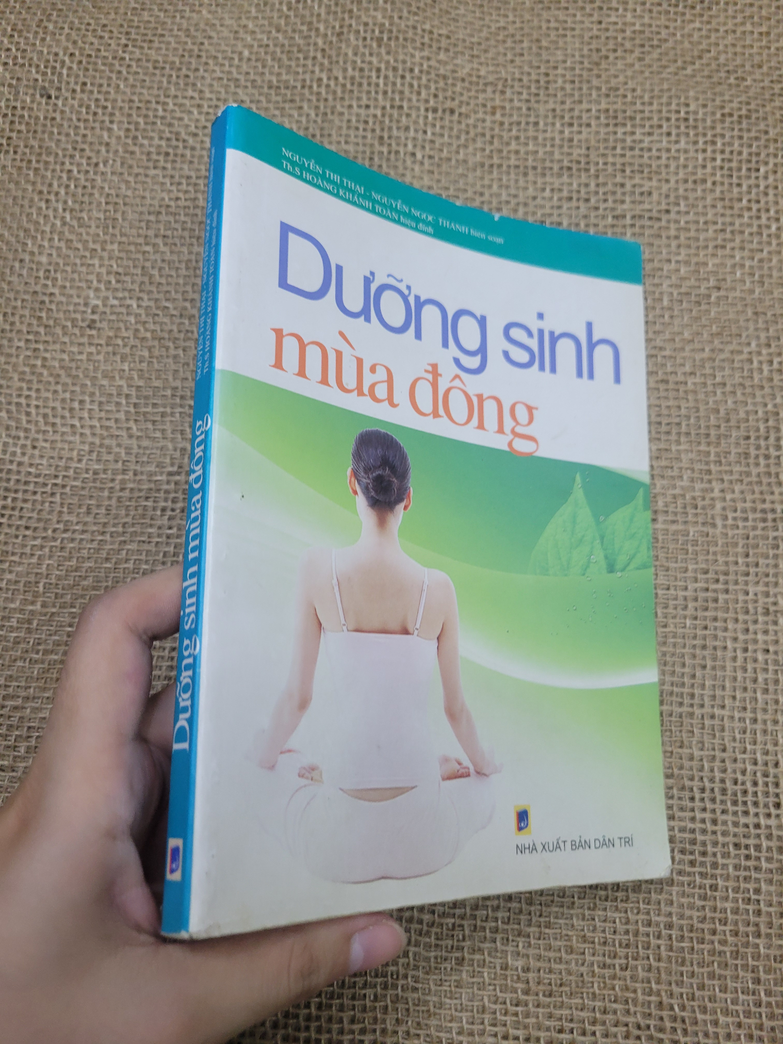 Dưỡng sinh mùa đông 2011 mới 80% bẩn bìa, ố (Sách Y học - Sức khỏe - Thể thao) SPP