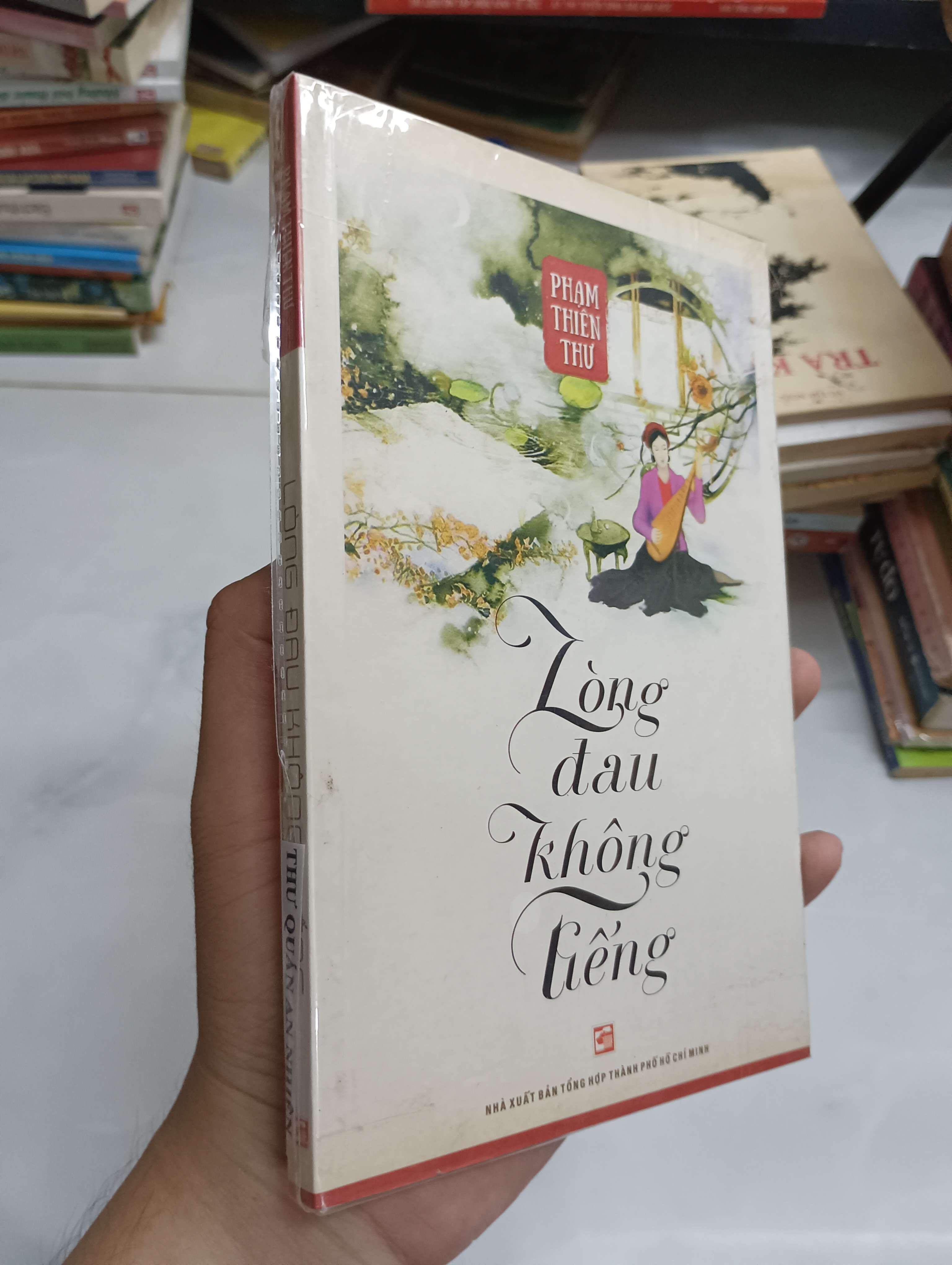 Lòng đau không tiếng - Phạm Thiên Thư (Sách văn học) SPP