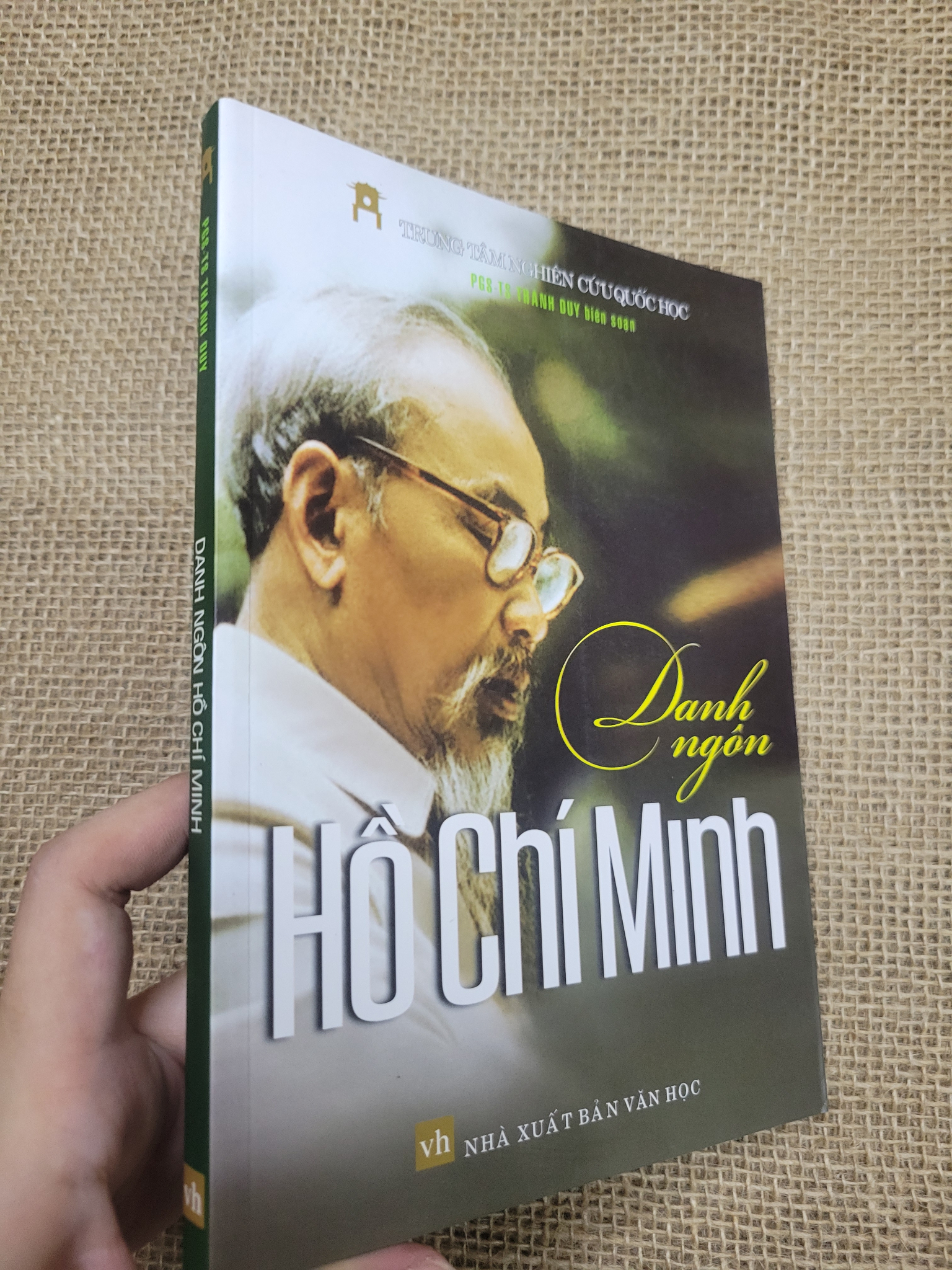Danh ngôn Hồ Chí Minh 2011 mới 90% bẩn nhẹ (Sách văn học) SPP