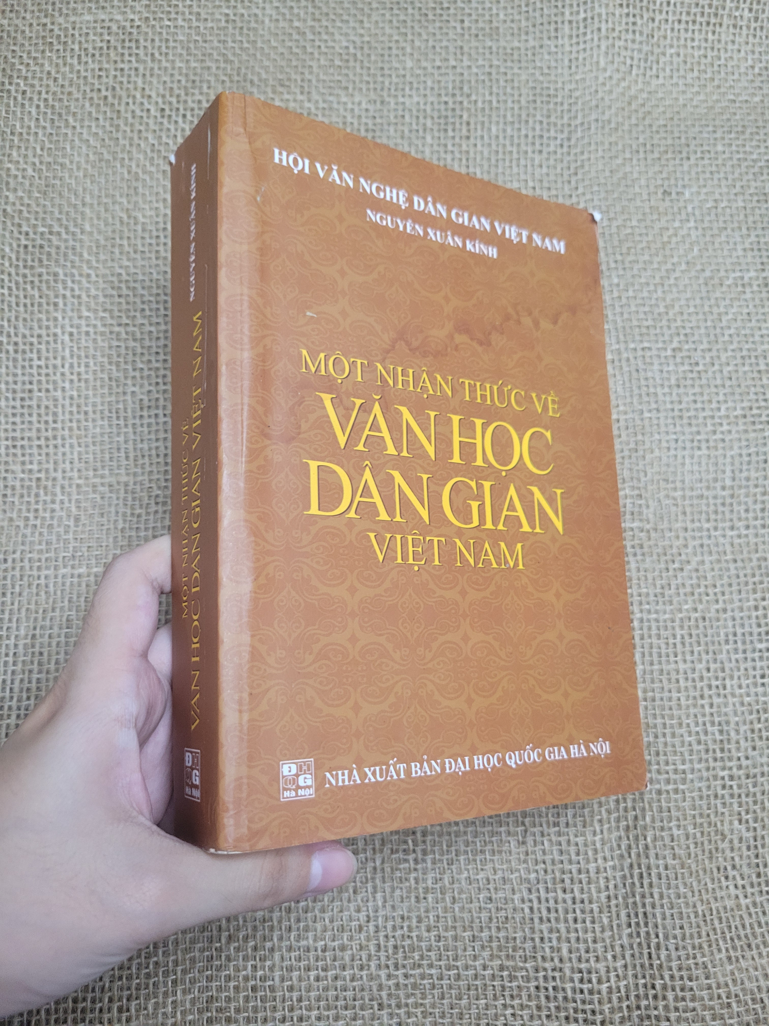 Một nhận thức về văn học dân gian Việt Nam - Nguyễn Xuân Kính 2012 mới 70% có vệt nước, có mộc, bẩn bìa, ố (Lịch sử Việt Nam) SPP