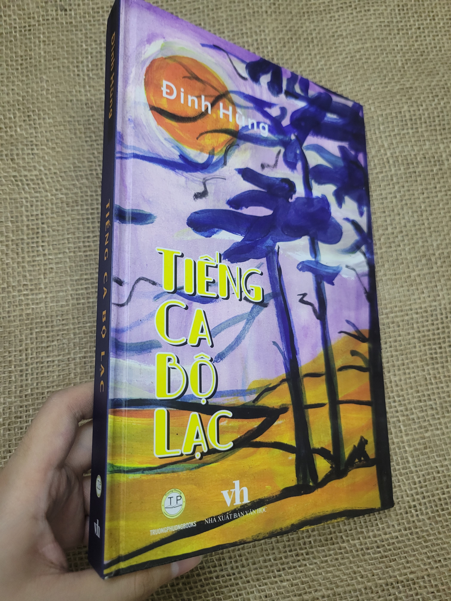 Tiếng ca bộ lạc - Đinh Hùng bìa cứng sách màu mới 80% bẩn bìa, ố (thơ - ca dao - tục ngữ) SPP