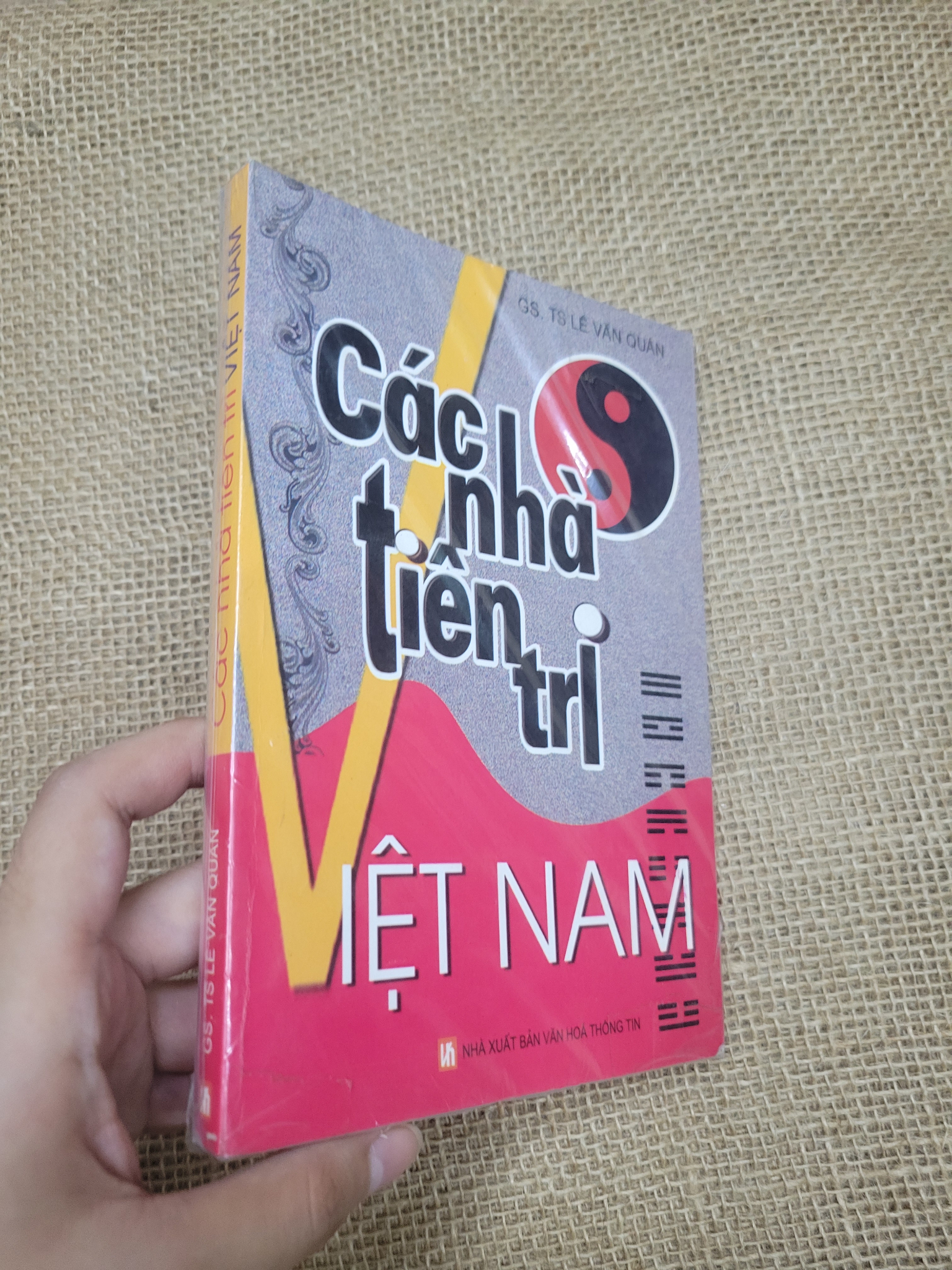 Các nhà tiên tri Việt Nam - Gs.Ts. Lê Văn Quan mới 80% bẩn bìa, ố (Sách tôn giáo - tâm linh) SPP
