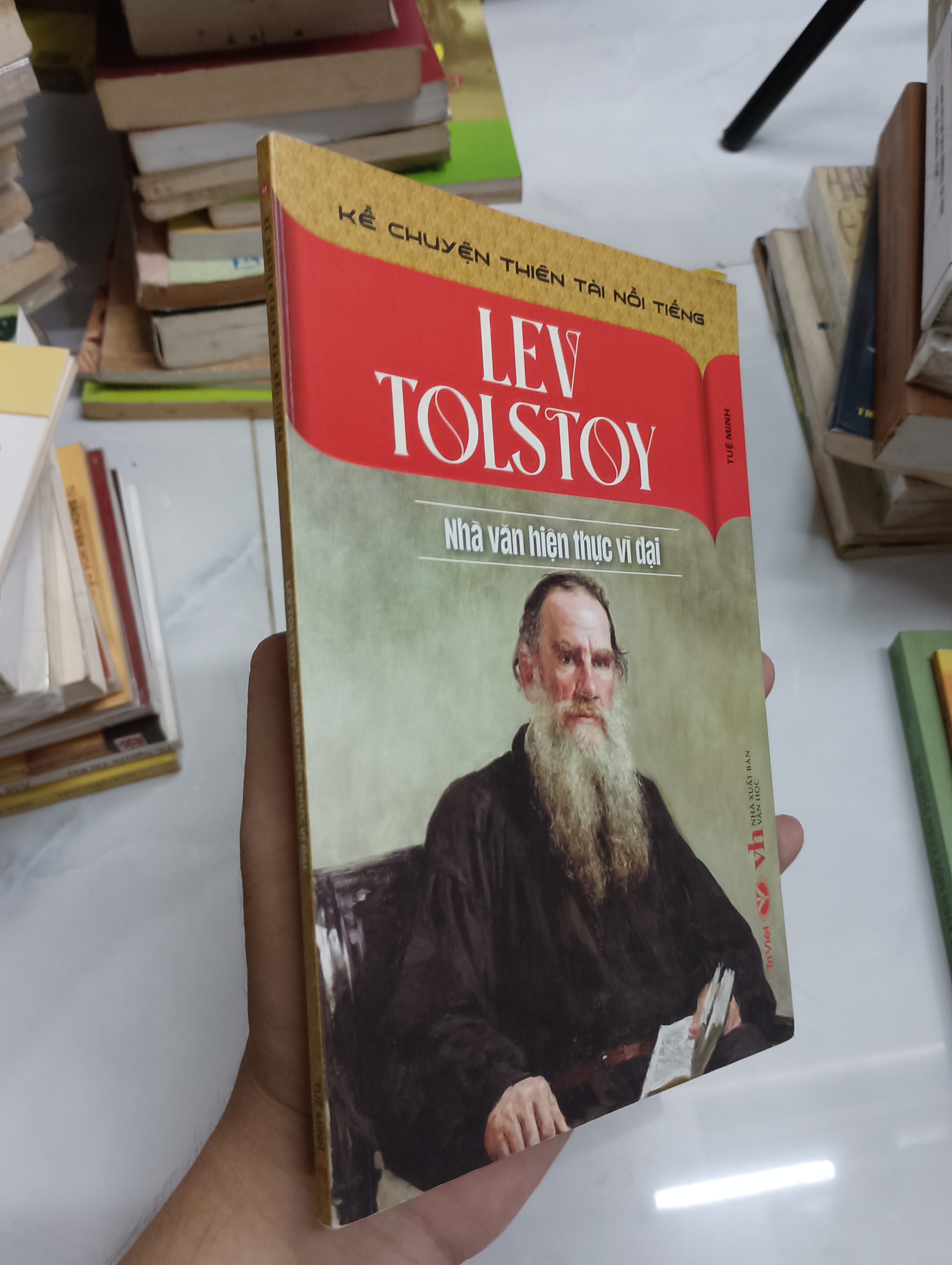 Lev Tolstoy - Nhà văn hiện thực vĩ đại (Tuệ Minh) (Sách văn học) SPP