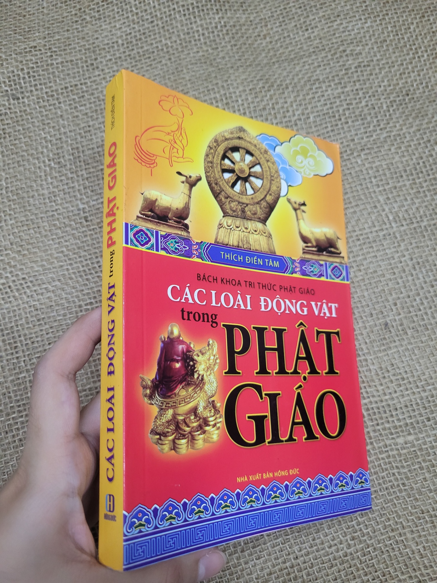 Các loài động vật trong Phật giáo - Thích Điền Tâm 2012 mới 80% có mộc, bẩn bìa, ố (Sách tôn giáo - tâm linh) SPP