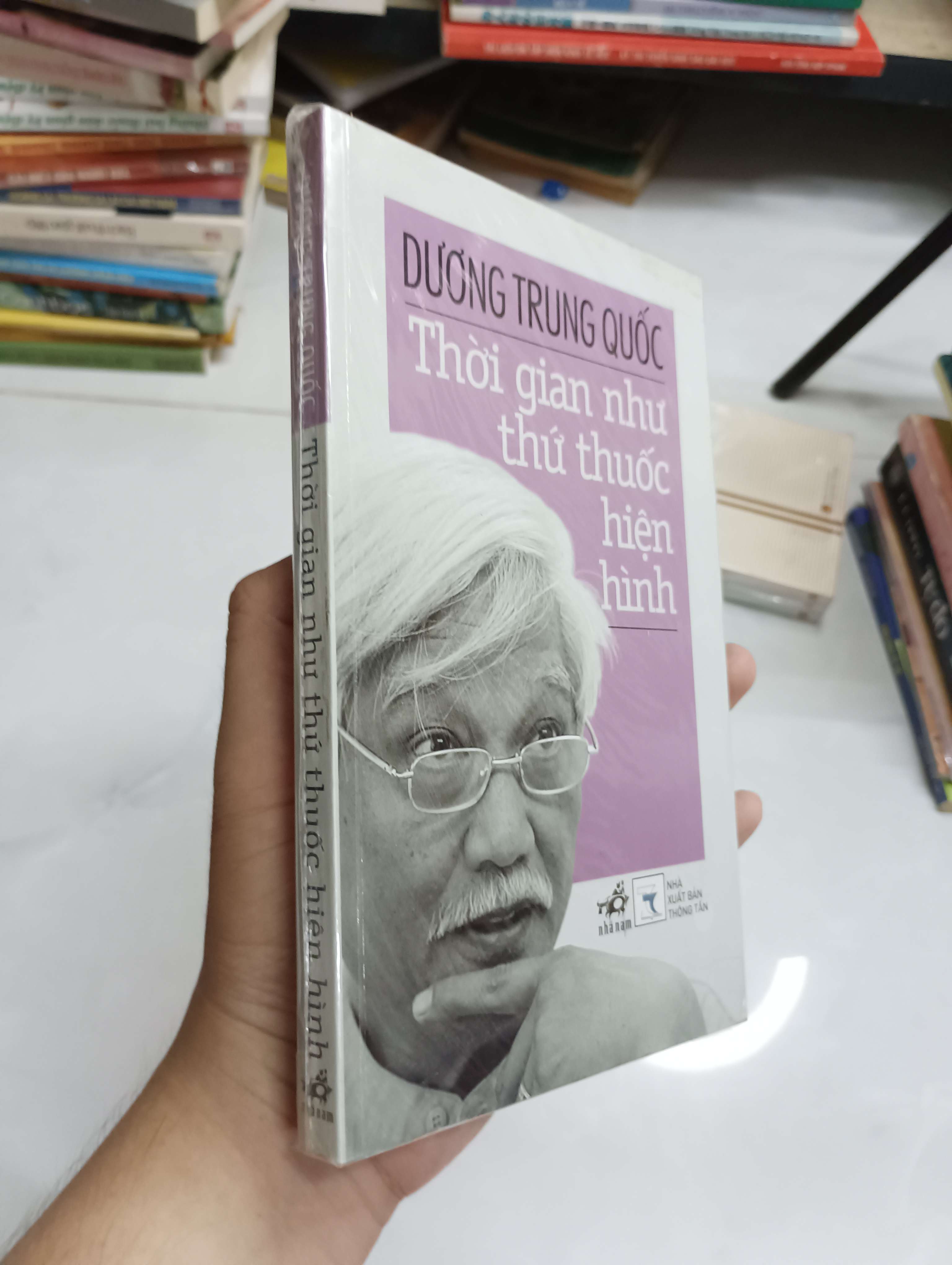 Thời gian như thứ thuốc hiện hình - Dương Trung Quốc (Sách văn học) SPP
