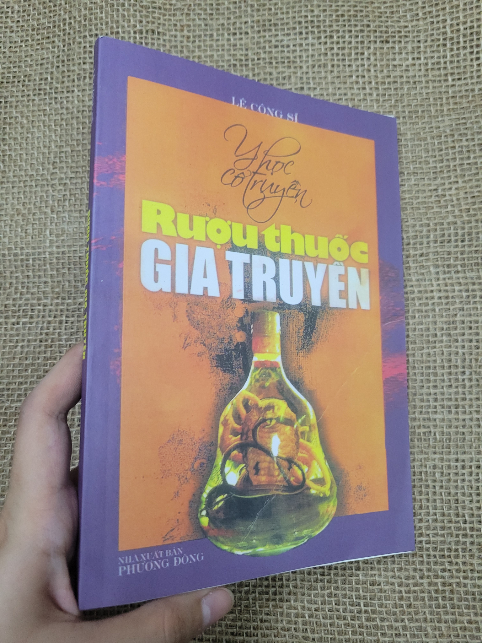 Rượu thuốc gia truyền - Lê Công Sĩ 2007 mới 80% bẩn bìa, ố (Sách Y học - Sức khỏe - Thể thao) SPP