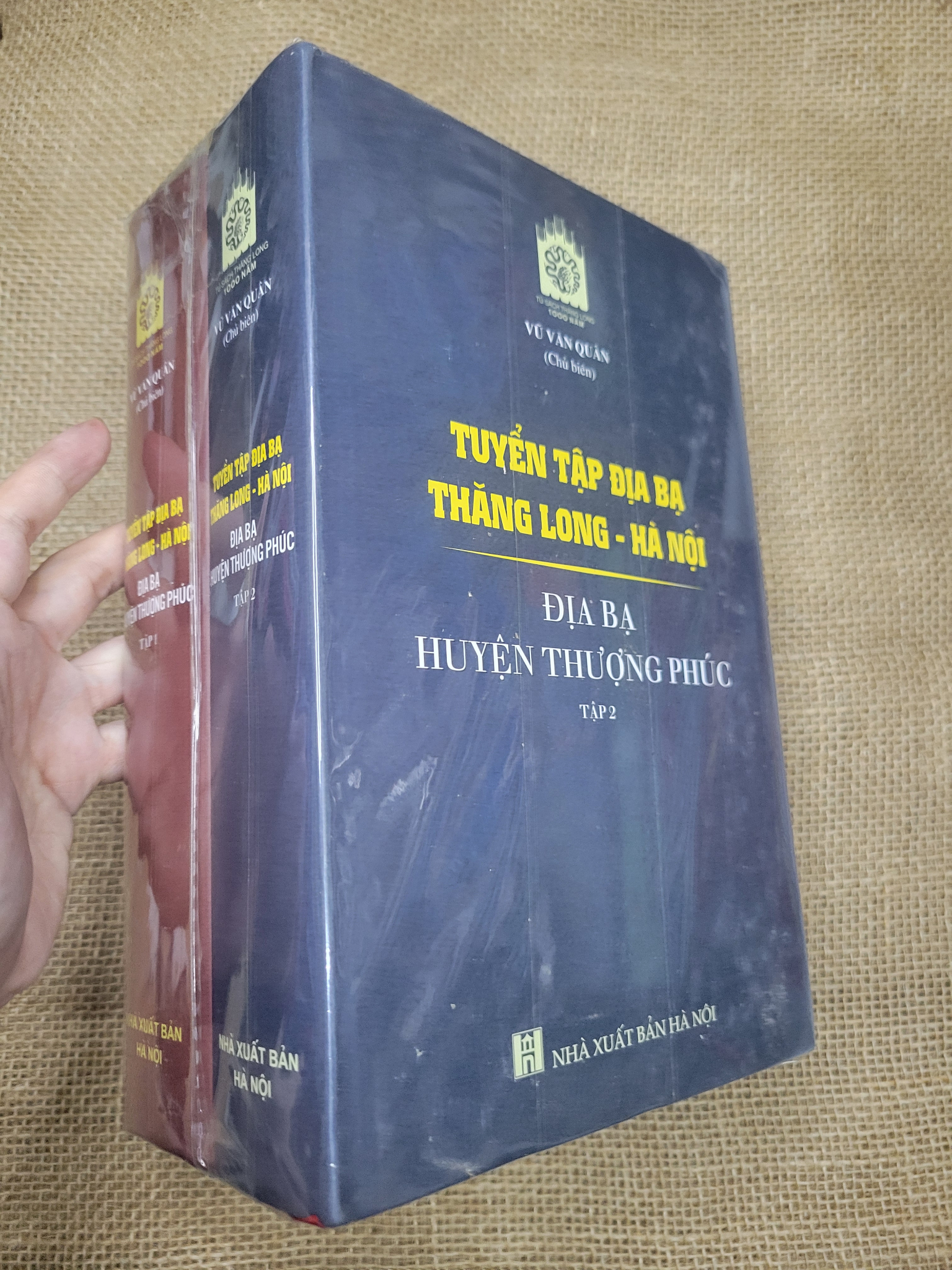 2 cuốn Tuyển tập địa bạ Thăng Long - Hà Nội - Vũ Văn Quân bìa cứng mới 80% bẩn bìa, ố (Lịch sử Việt Nam) SPP