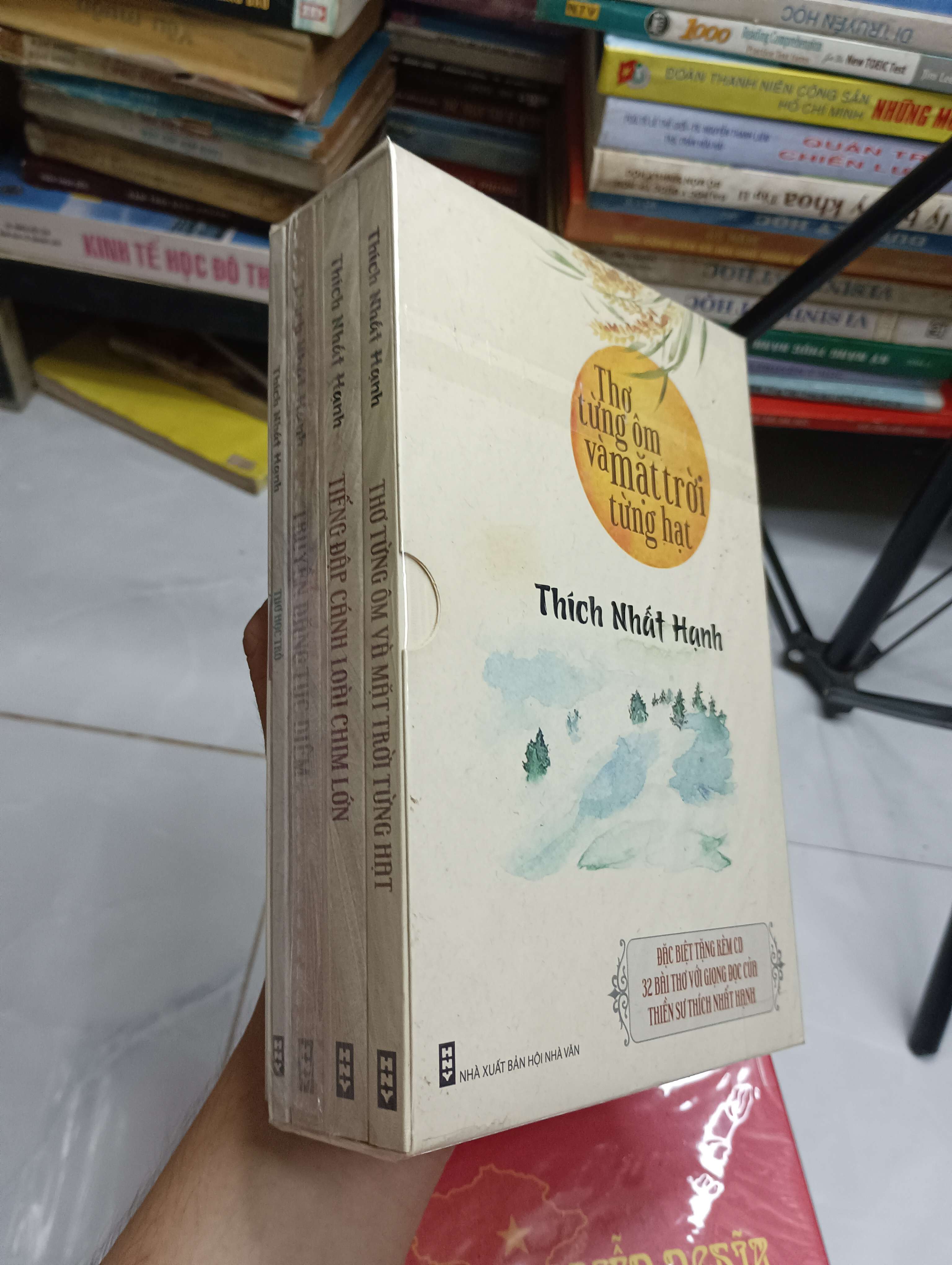 Thơ từng ôm và mặt trời từng hạt (4 quyển) - Thiền sư Thích Nhất Hạnh (Sách tôn giáo - tâm linh) SPP