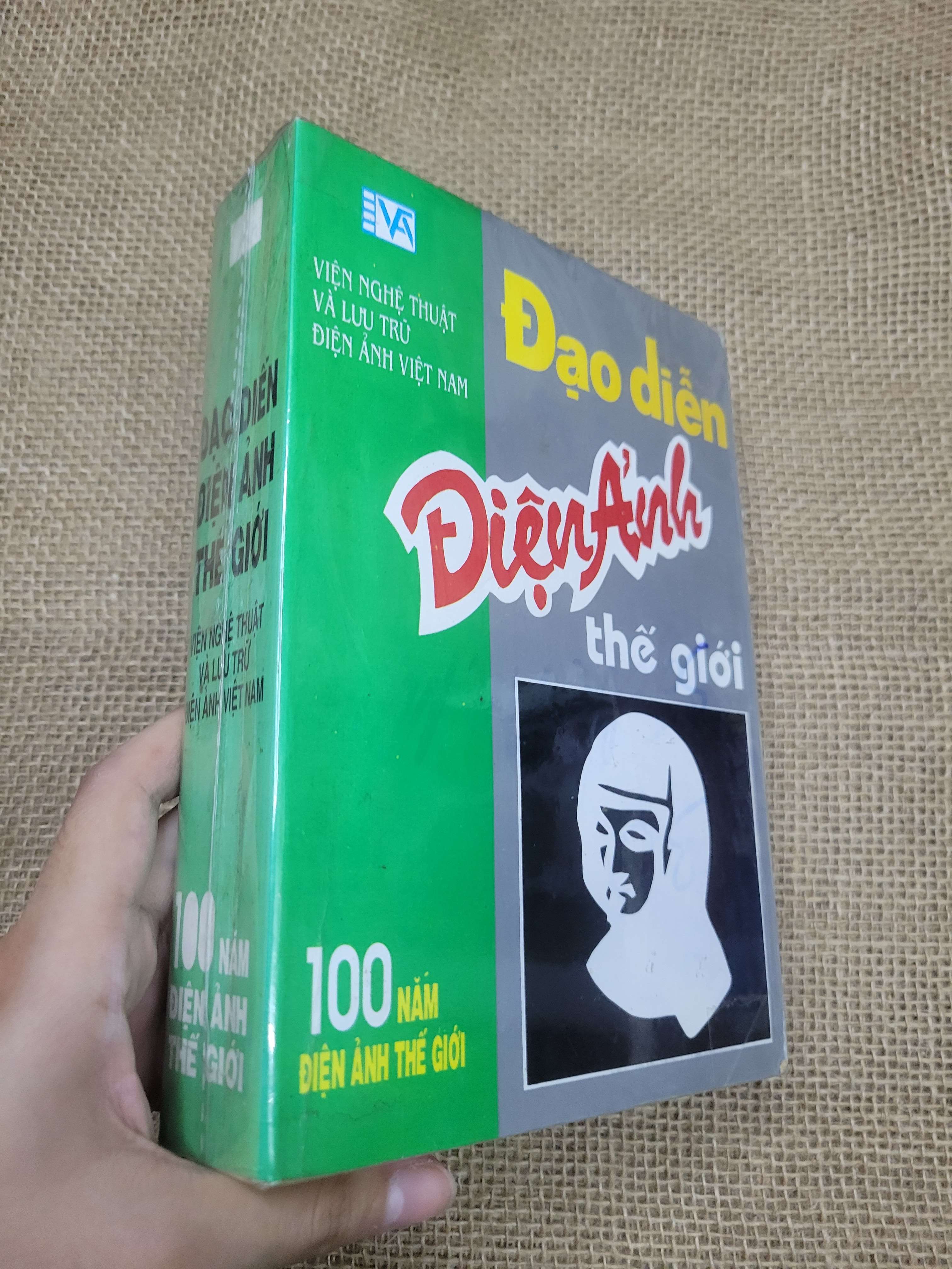 Đạp diễn điện ảnh thế giới - 100 năm điện ảnh thế giới mới 80% bẩn bìa, ố (Sách kiến thức tổng hợp) SPP