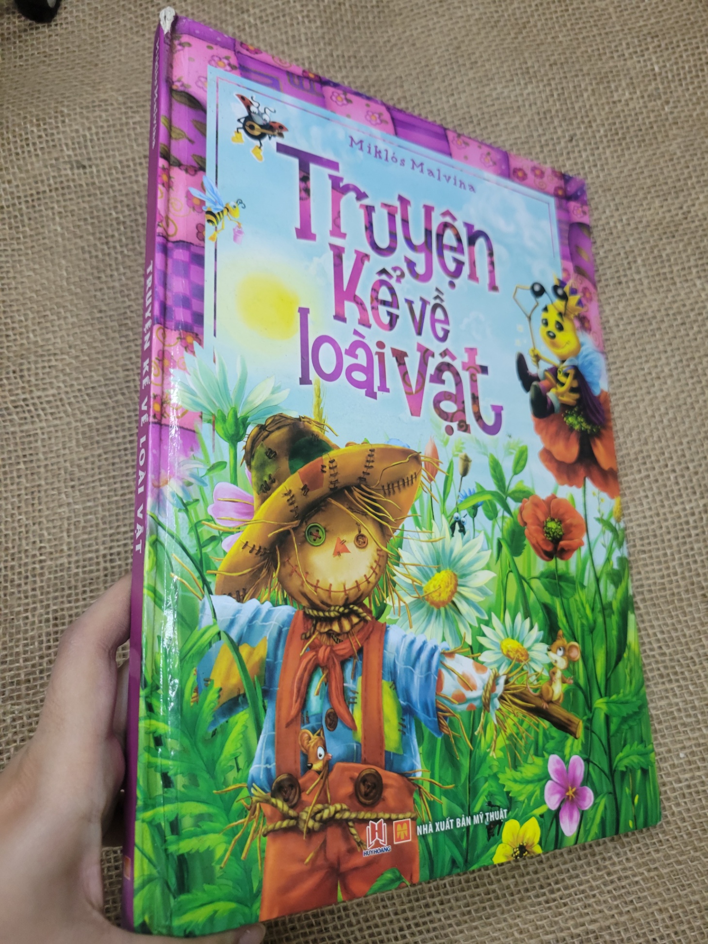 Truyện kể về loài vật - Miklós Malvina bìa cứng sách màu 2014 mới 60% rách trang, bẩn bìa, ố (Sách thiếu nhi) SPP