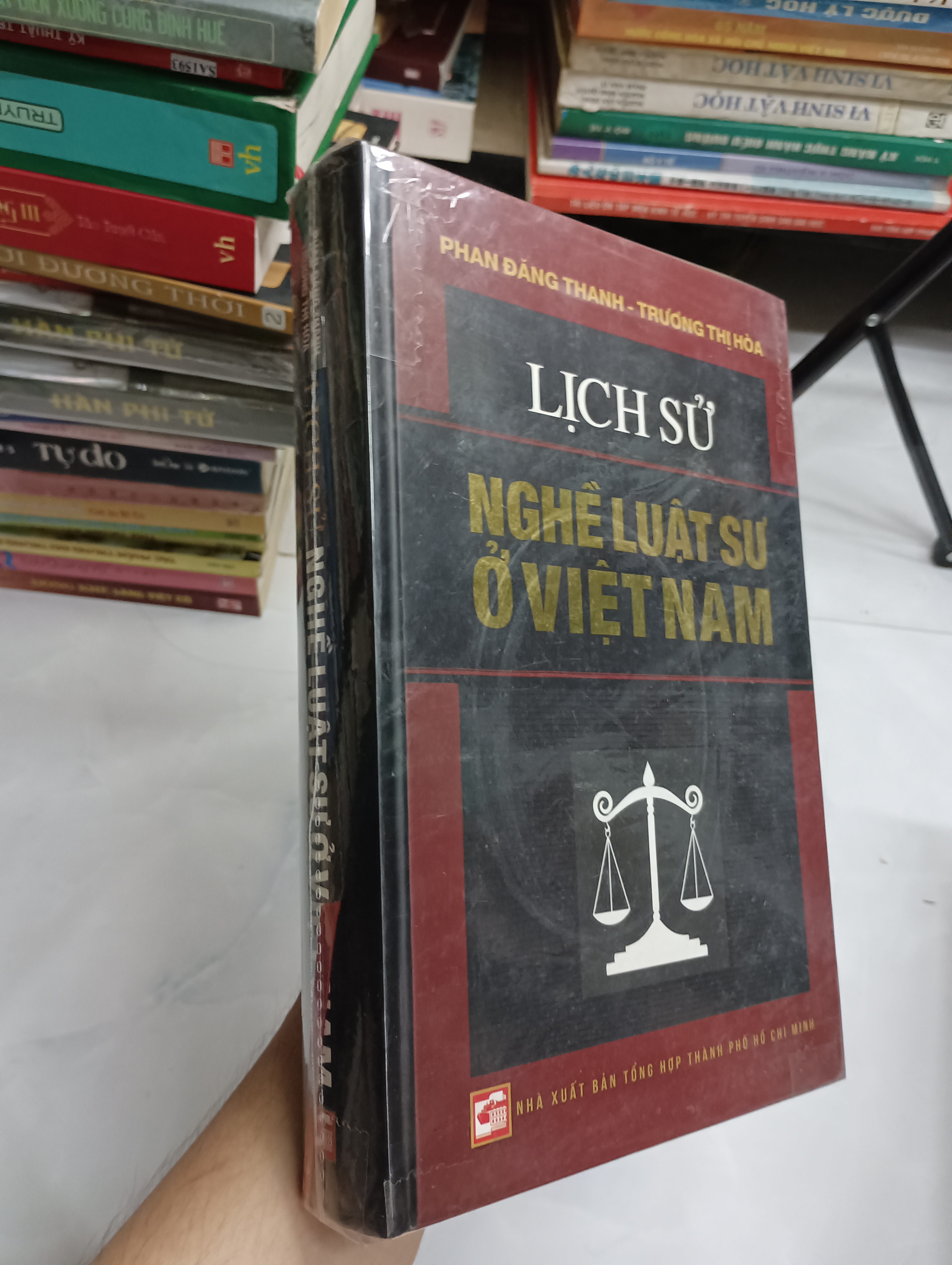 Lịch Sử Nghề Luật Sư Ở Việt Nam (Phan Đăng Thanh - Trương Thị Hòa) (Sách kiến thức tổng hợp) SPP