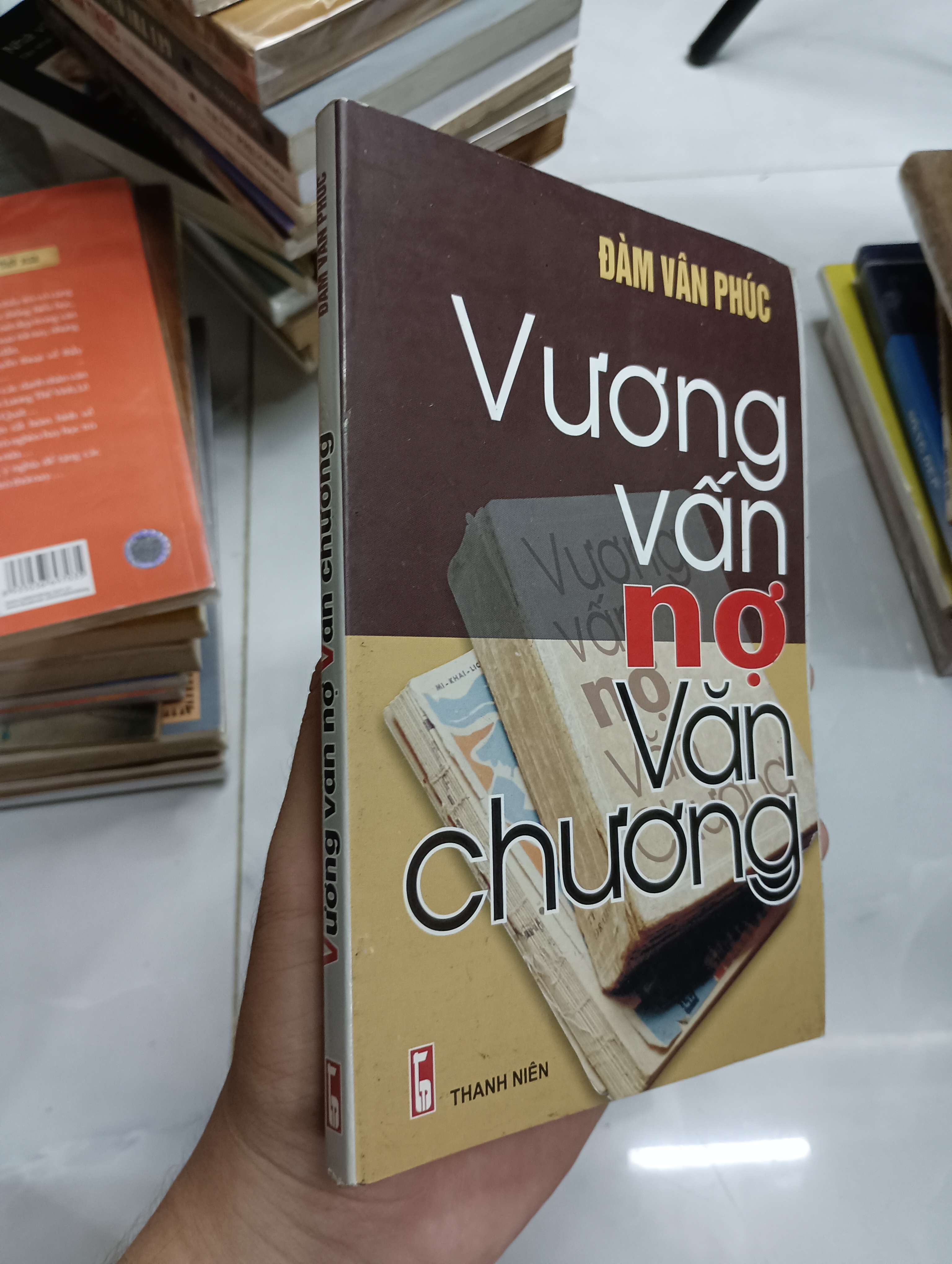 Vương vấn nợ văn chương - Đàm Vân Phúc (Sách văn học) SPP
