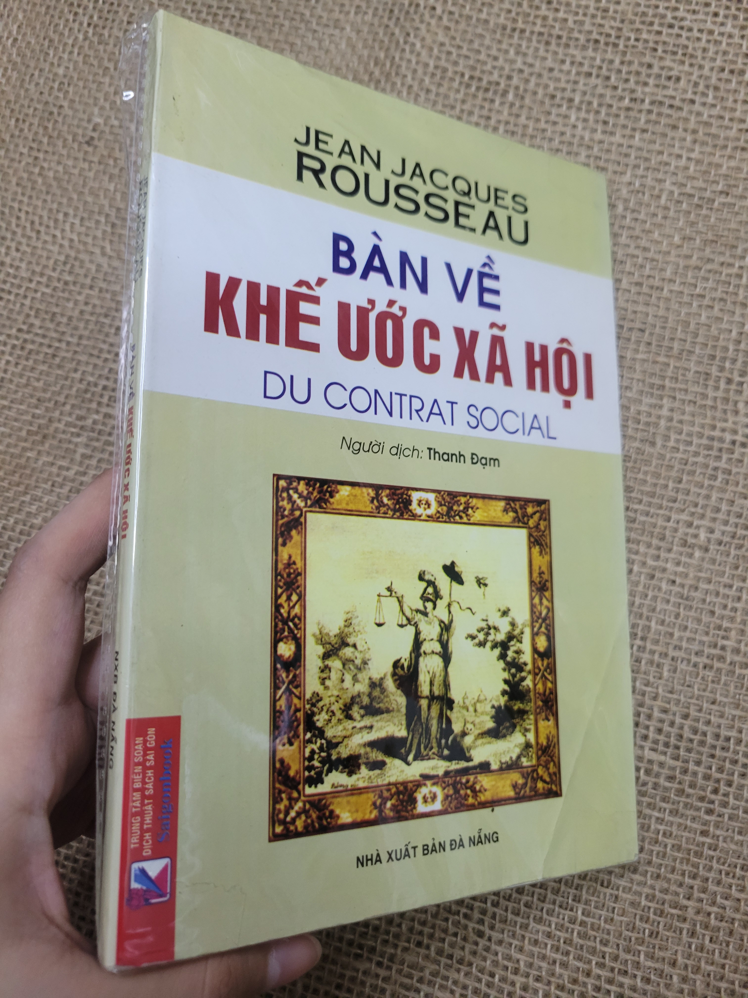 Bàn về khế ước xã hội Du contrat social - Jean Jacques Rousseau mới 80% bẩn bìa, ố (Lịch sử thế giới) SPP