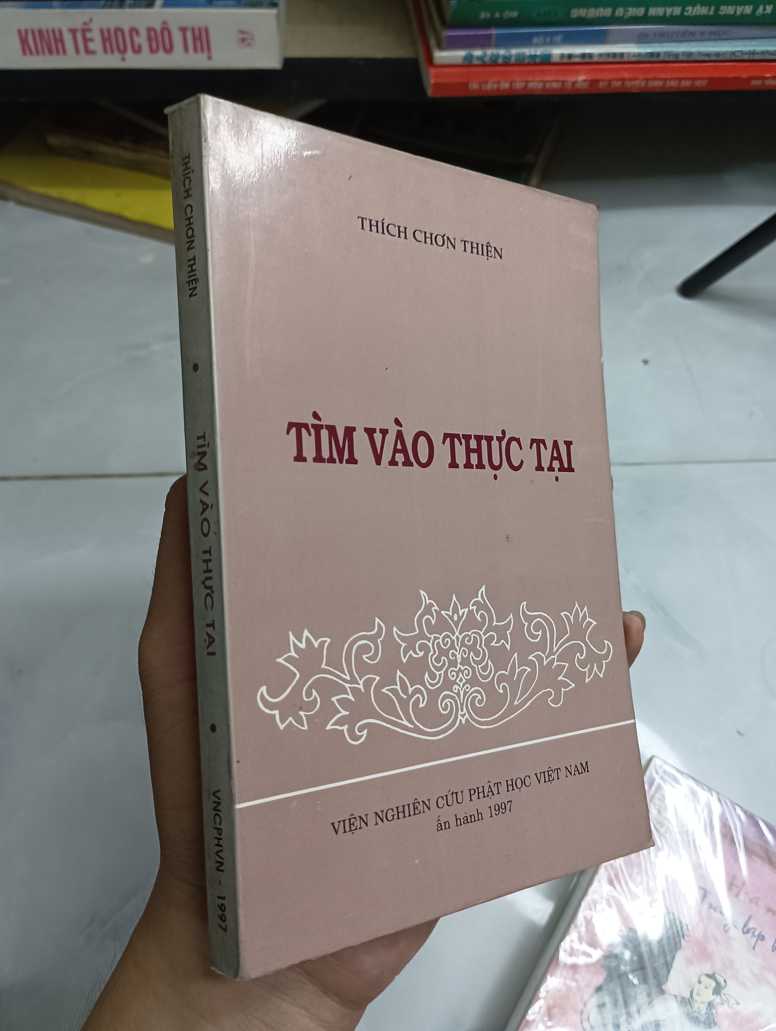 Tìm vào thực tại - Thích Chơn Thiện (Sách tôn giáo - tâm linh) SPP