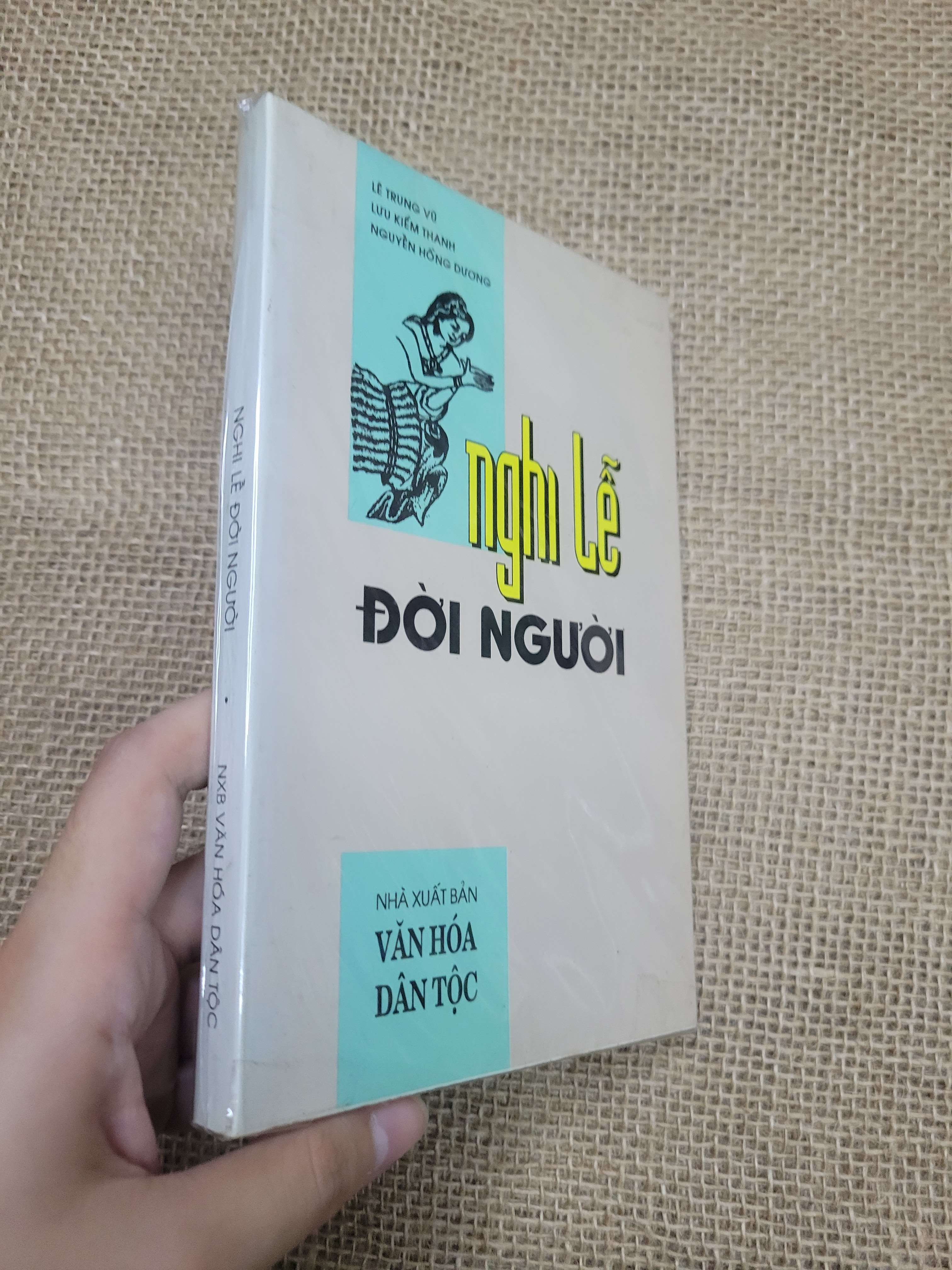 Nghi lễ đời người mới 80% bẩn bìa, ố (Sách kiến thức tổng hợp) SPP