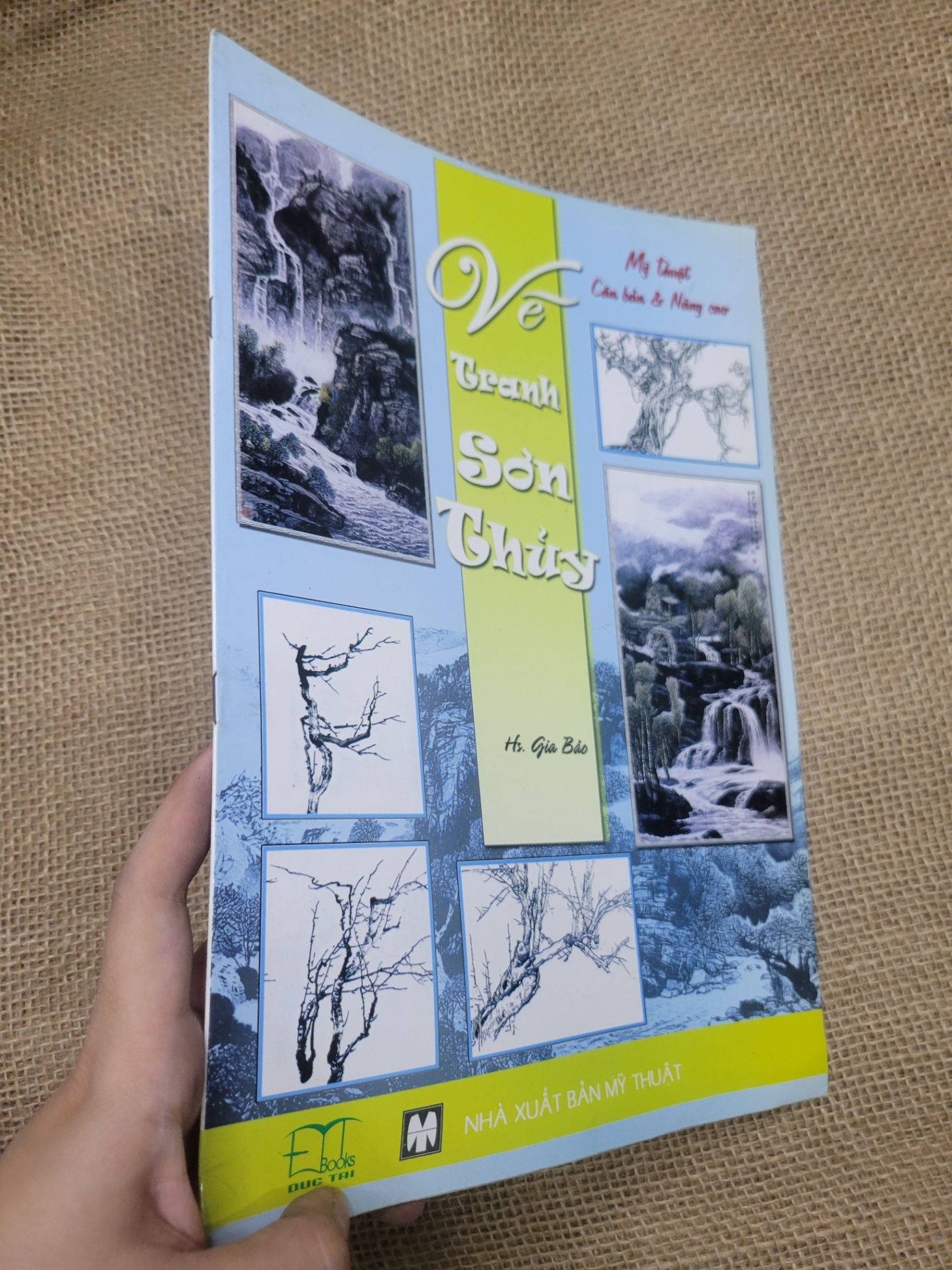 Vẽ tranh sơn thủy - Hs. Gia Bảo sách màu 2009 mới 80% bẩn bìa, ố (Tham khảo - luyện thi) SPP