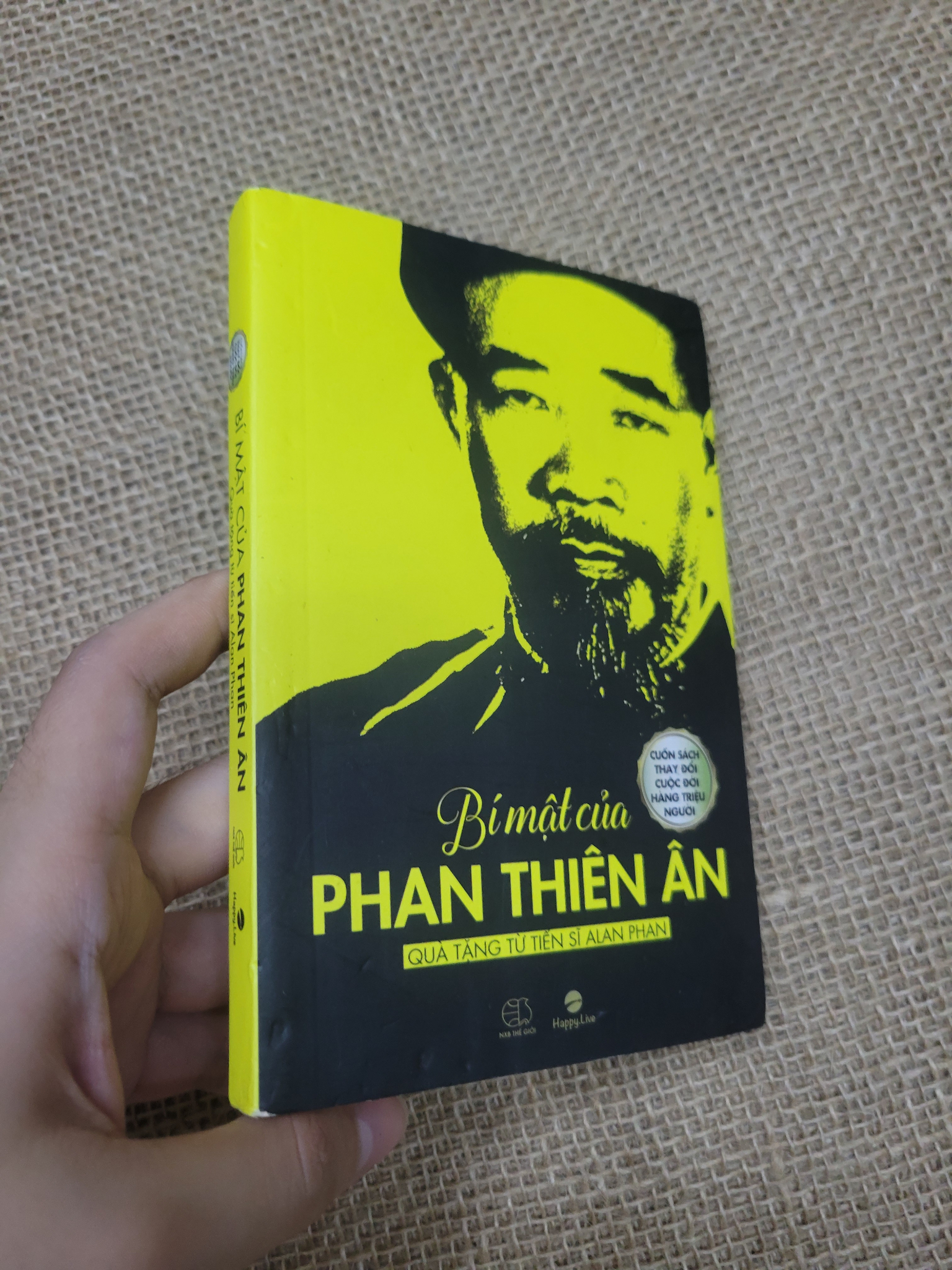 Bí mật của Phan Thiên Ân - Alan Phan 2019 mới 80% bẩn bìa, ố (Sách văn học) SPP