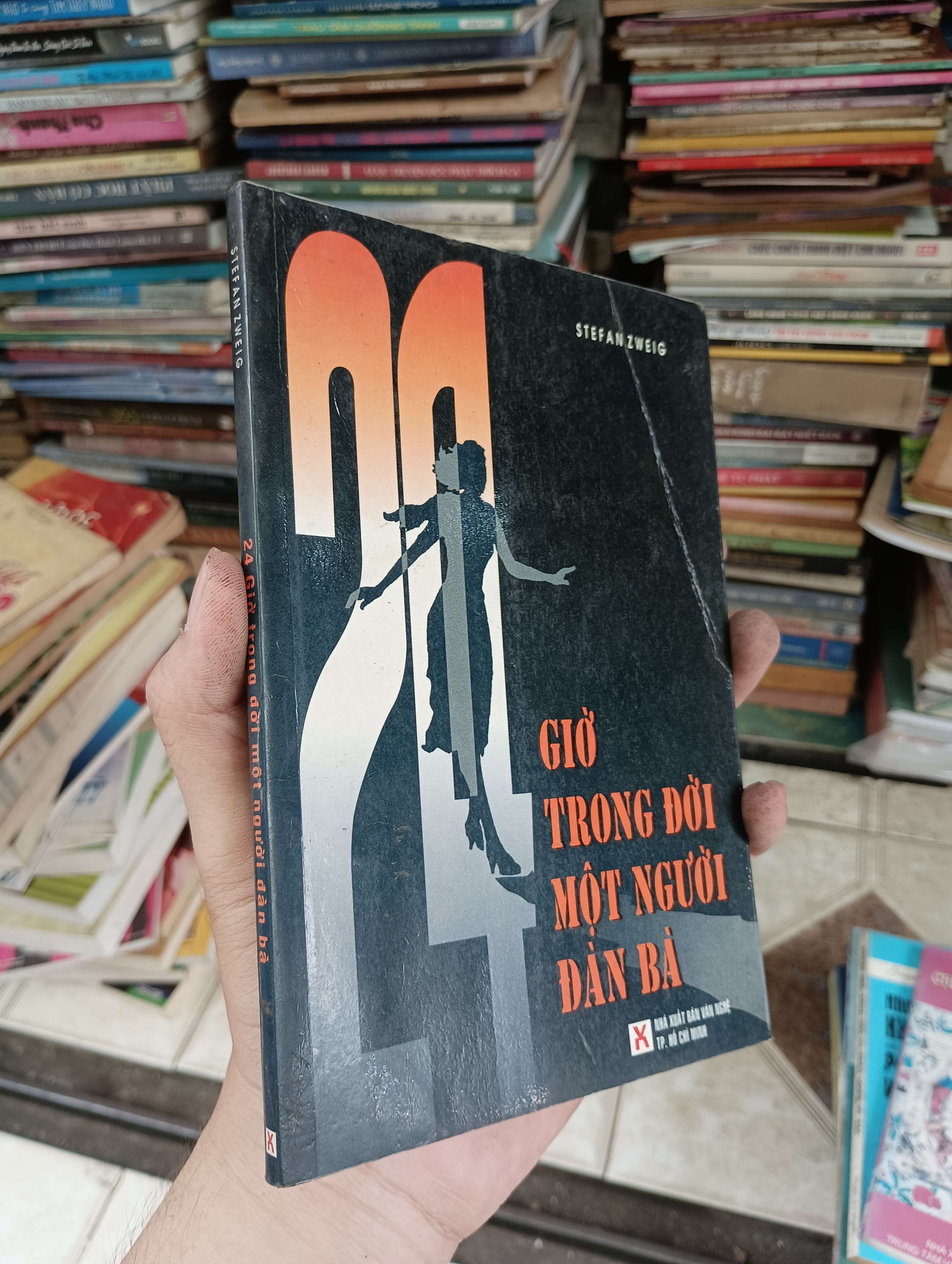 24 GIỜ TRONG ĐỜI MỘT NGƯỜI ĐÀN BÀ - STEFAN ZWEIG 2001 (Tiểu Thuyết) BGB