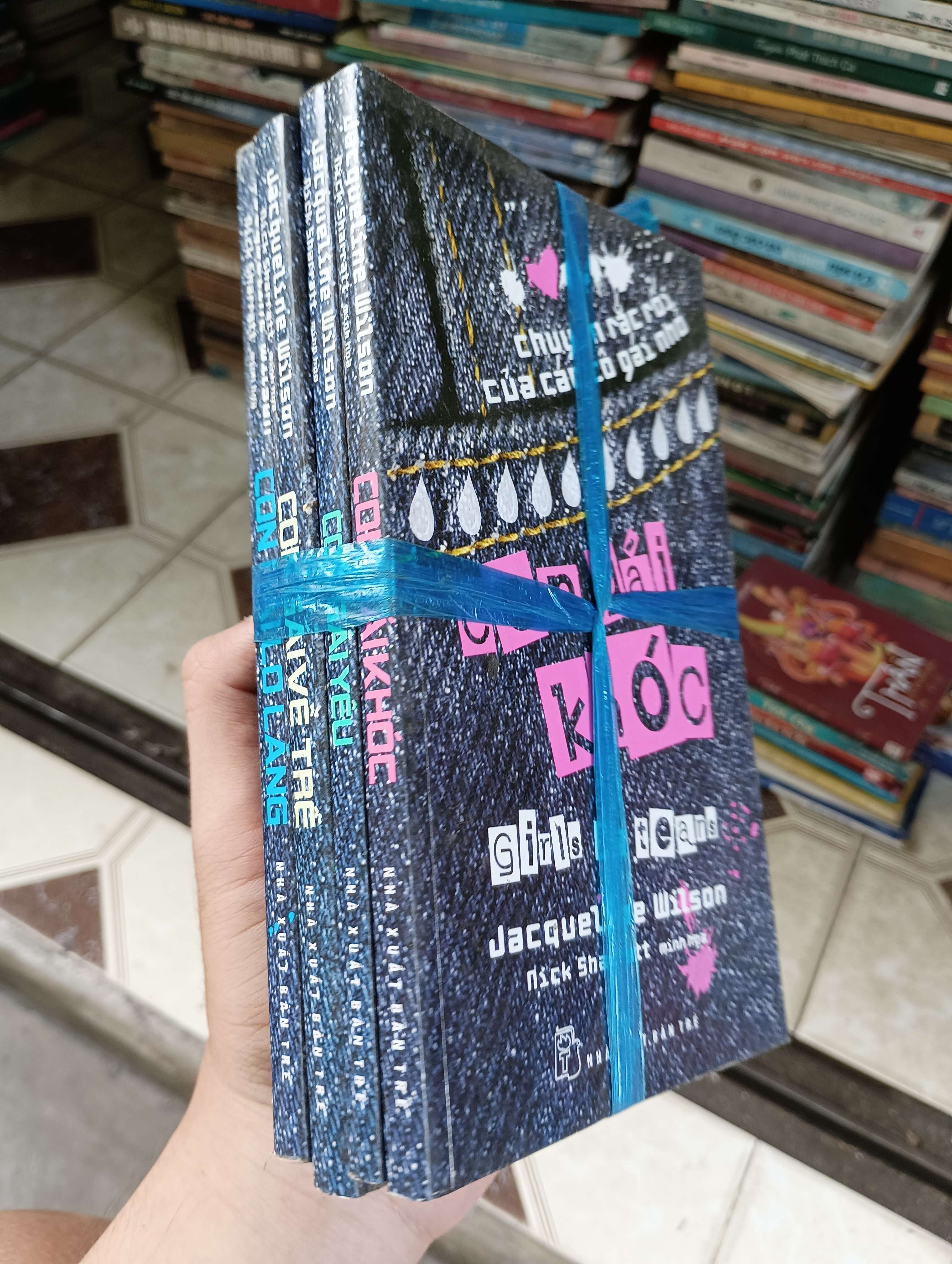 Chuyện rắc rối của các cô gái nhỏ - Jacqueline Wilson (Sách thiếu nhi) BGB