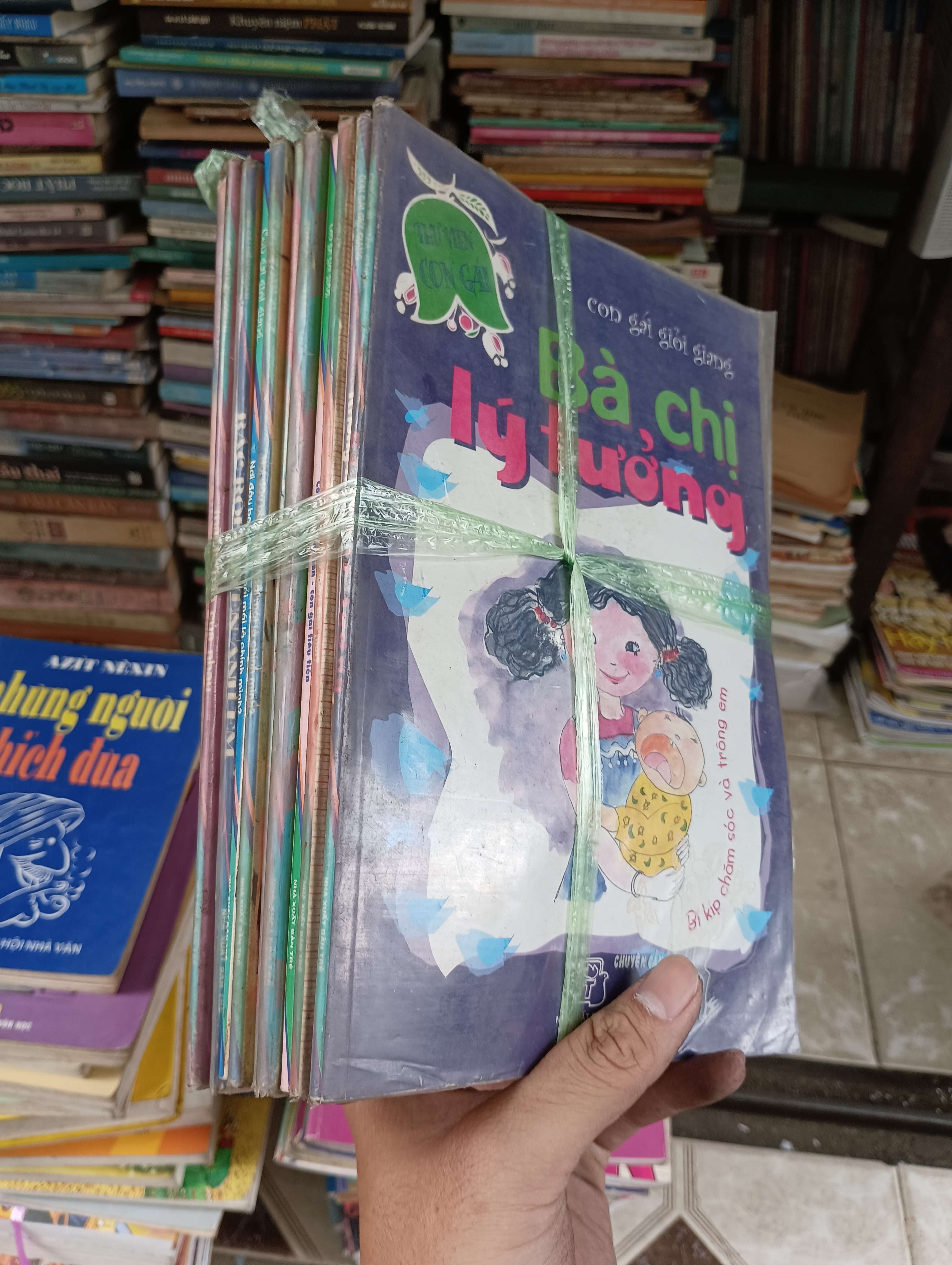 Con gái giỏi giang (11 quyển) (Sách văn học) BGB