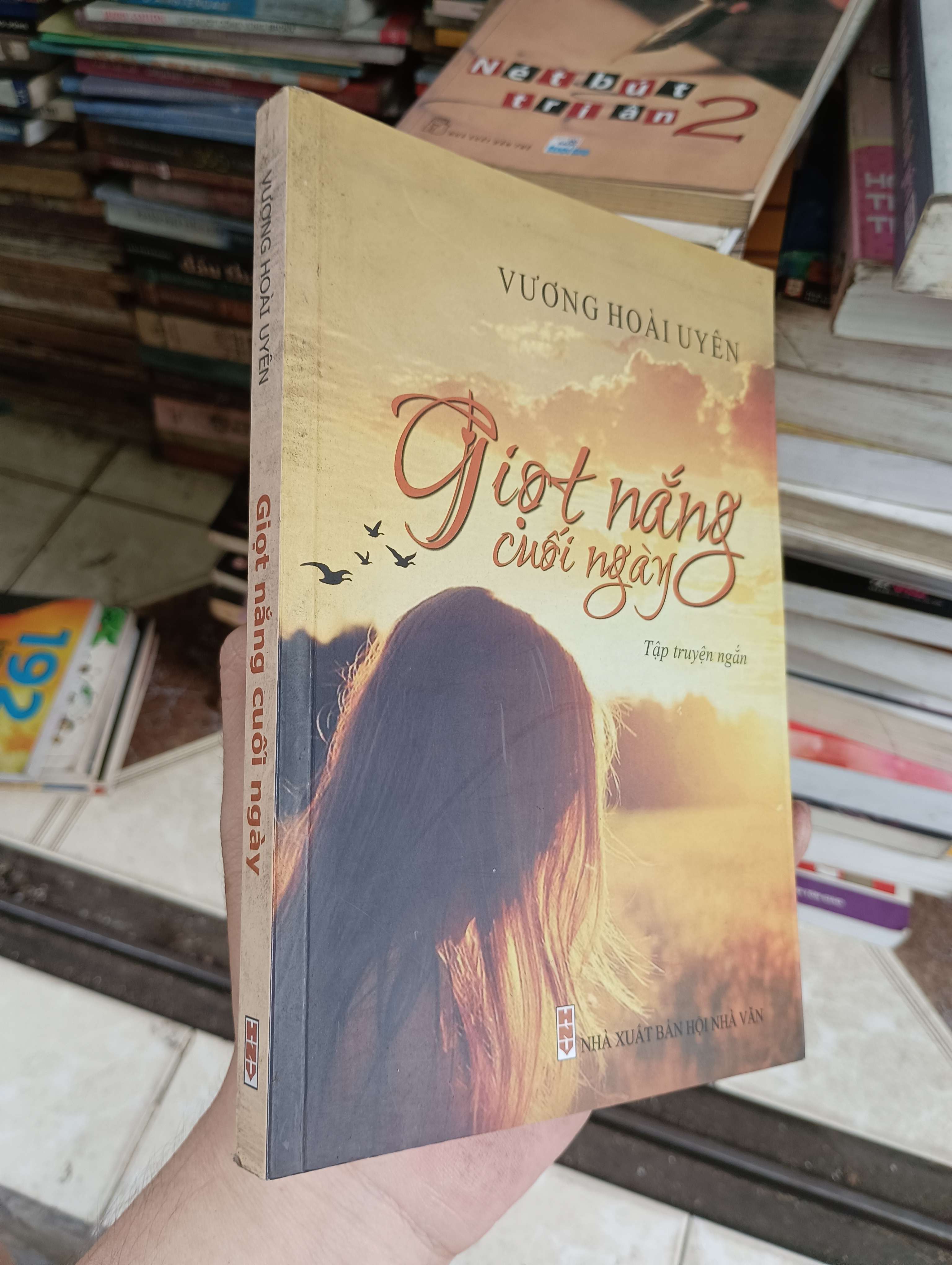 Giọt nắng cuối ngày - VƯƠNG HOÀI UYÊN 2016 (Truyện Ngắn) BGB