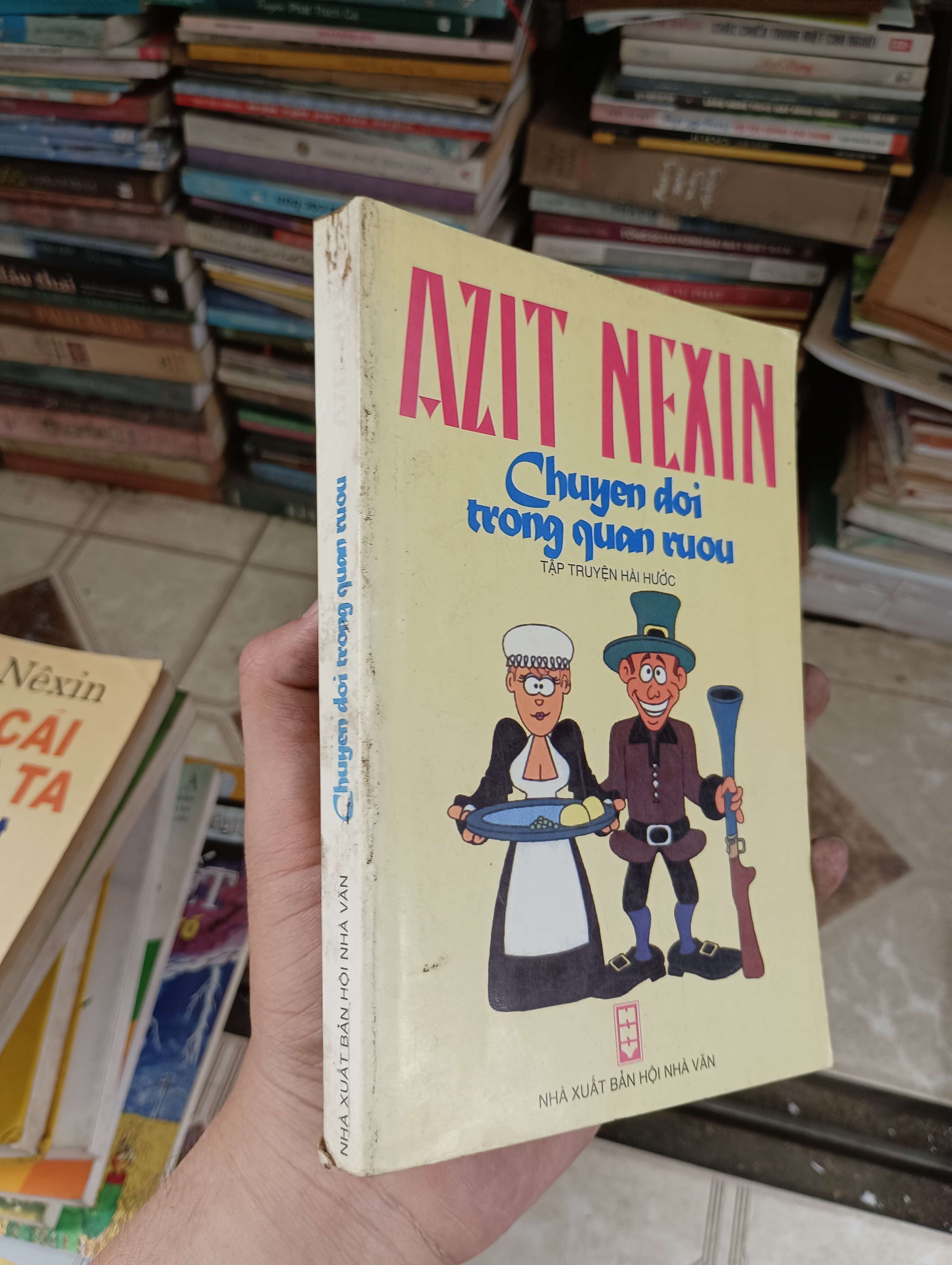 Chuyện đợi trong quan rượu - Azit Nêxin 1999 (Truyện cười) BGB