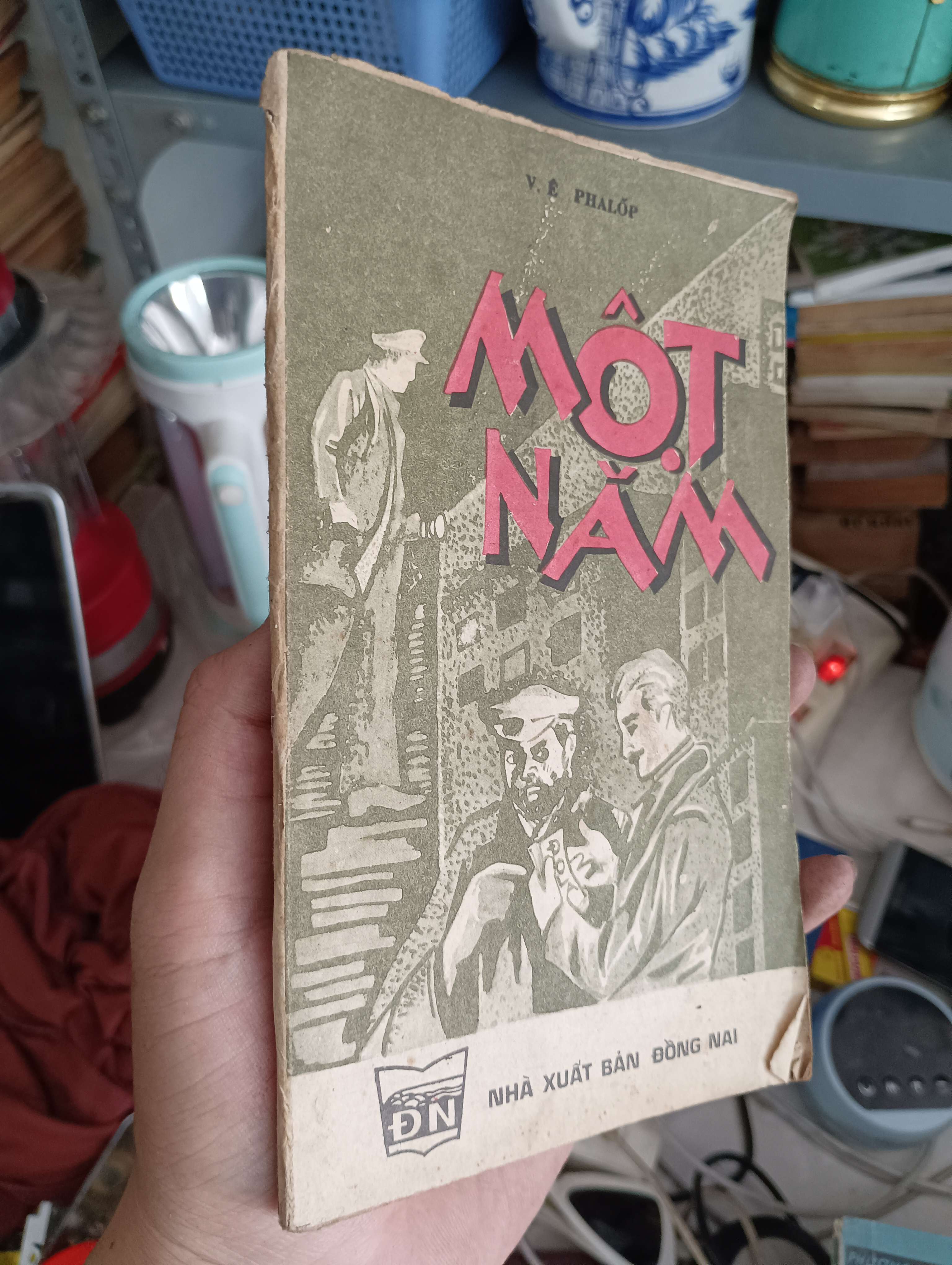 Một Năm - V.Ê Phalốp 1985 (Văn học nước ngoài) KSX