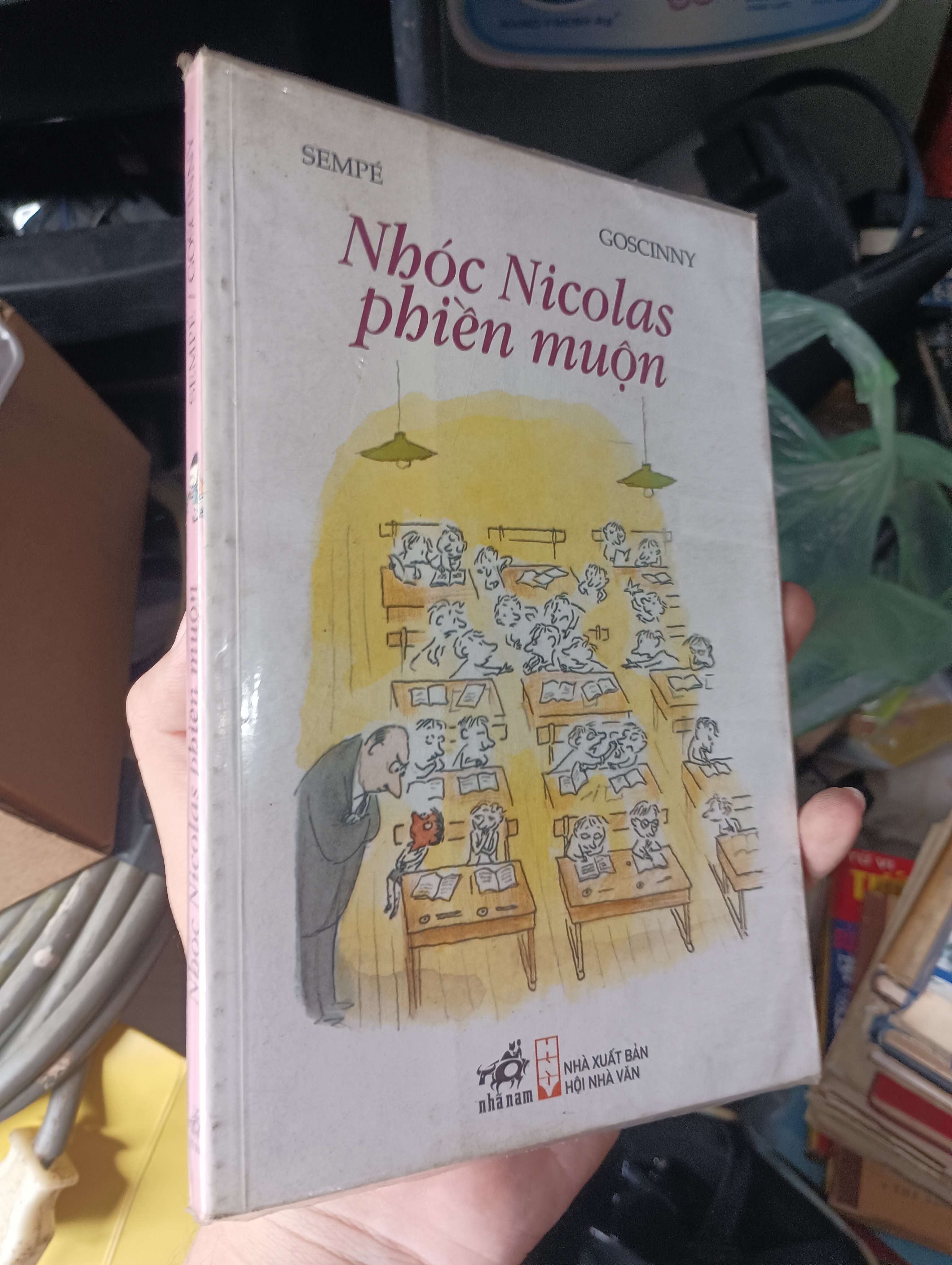 Nhóc Nicolas Phiền Muộn (Sempé - Goscinny) 2010 (Sách thiếu nhi) KSX