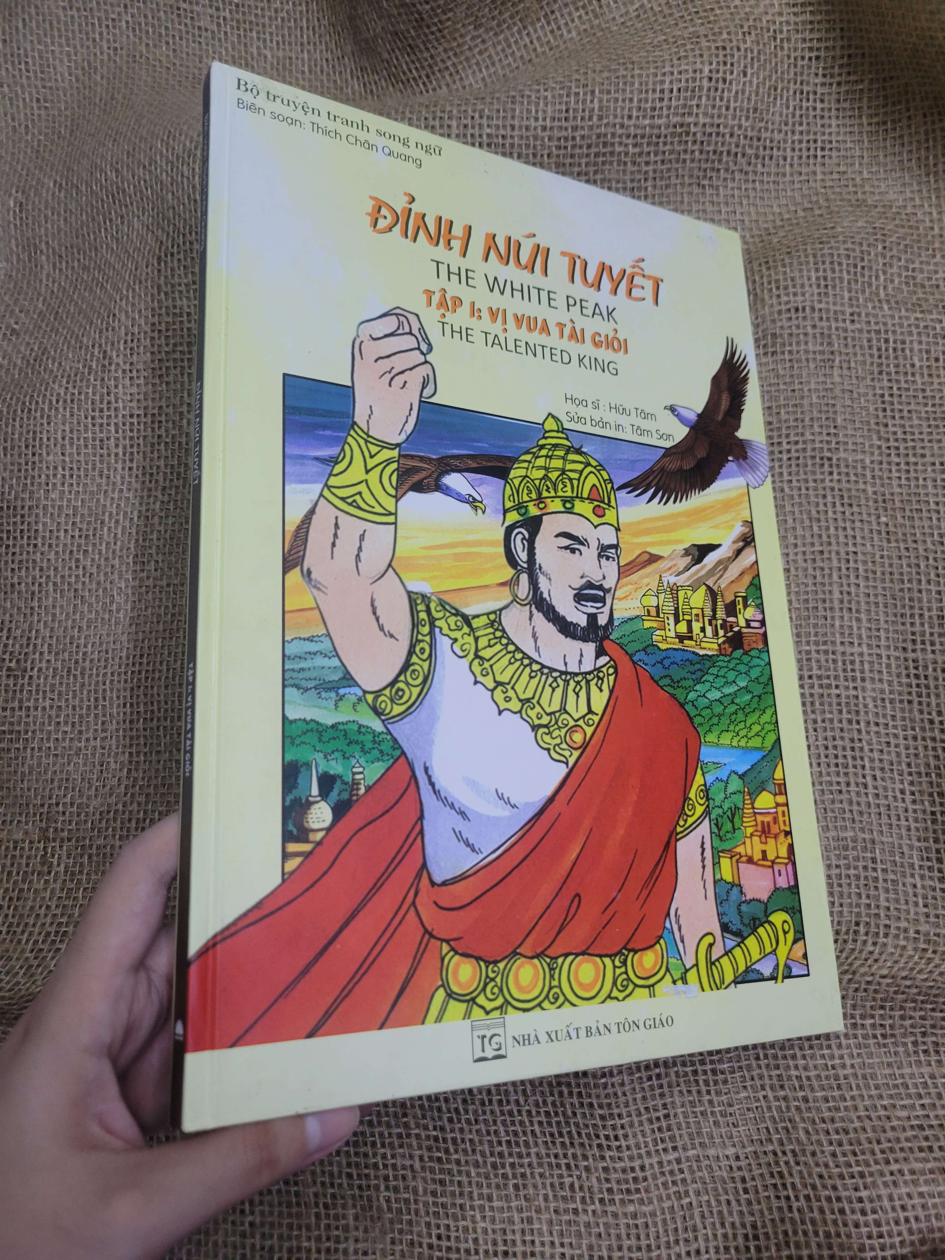 Đỉnh núi tuyết tập 1: Vị vua tài giỏi bìa cứng sách màu 2009 mới 80% bẩn bìa, ố (Truyện tranh ) SPP