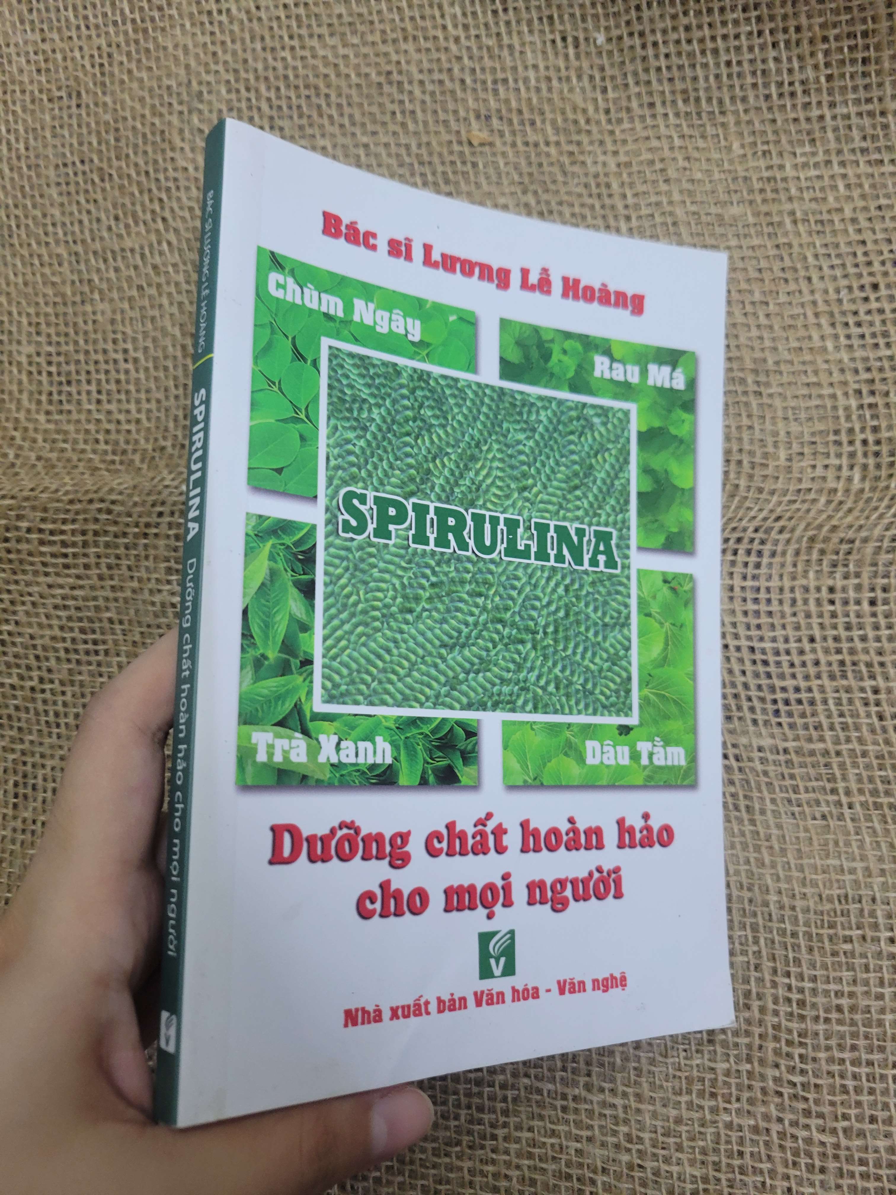 Spirulina Dưỡng chất hoàn hảo cho mọi người - Bác sĩ Lương Lê Hoàng 2020 mới 80% có mộc, bẩn bìa, ố (Sách Y học - Sức khỏe - Thể thao) HCM