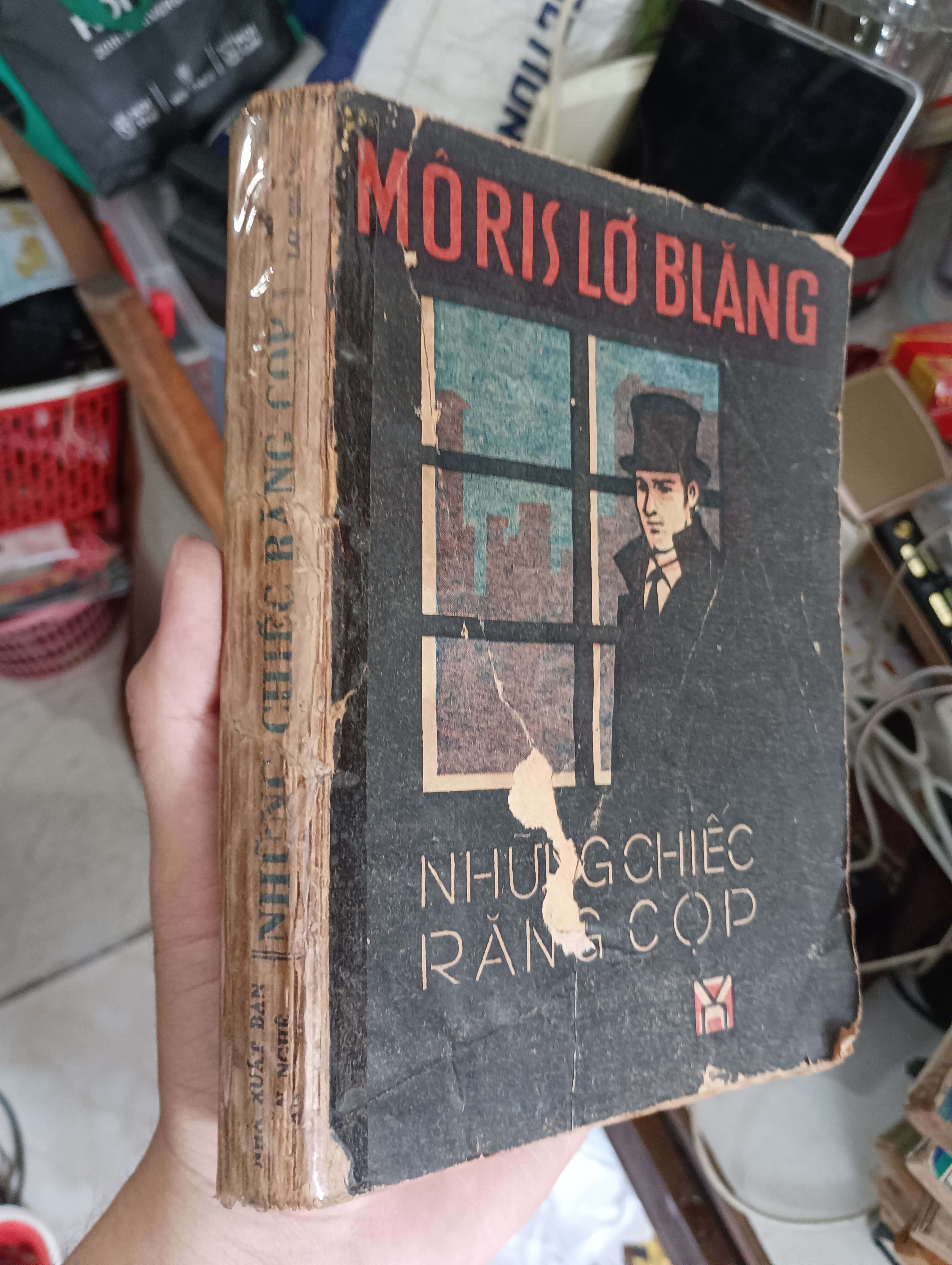NHỮNG CHIẾC RĂNG CỌP - MÔRIS LƠ BLĂNG 1987 (Văn học nước ngoài) KSX