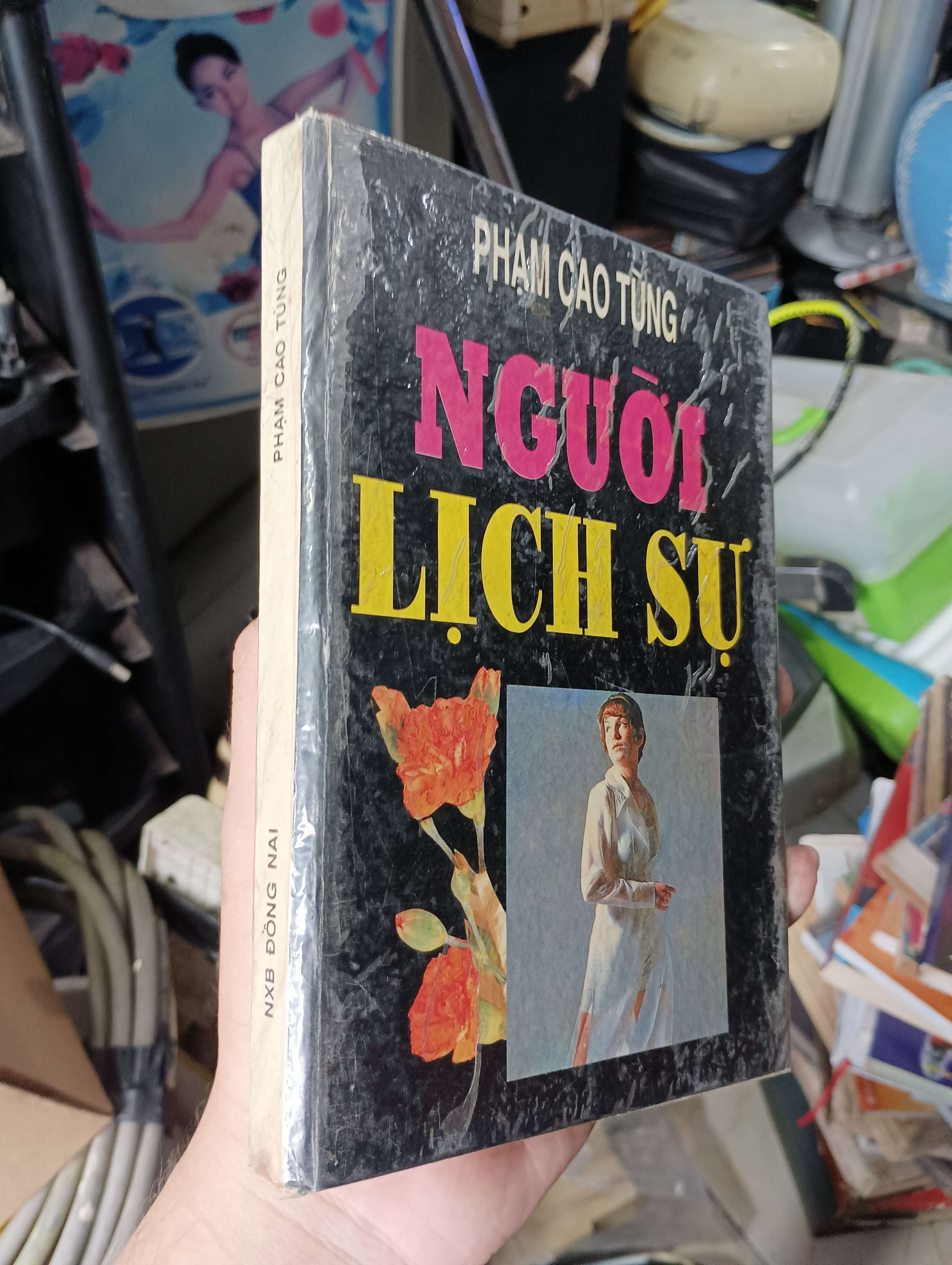 Người Lịch Sự - Phạm Cao Tùng (Sách văn học) KSX