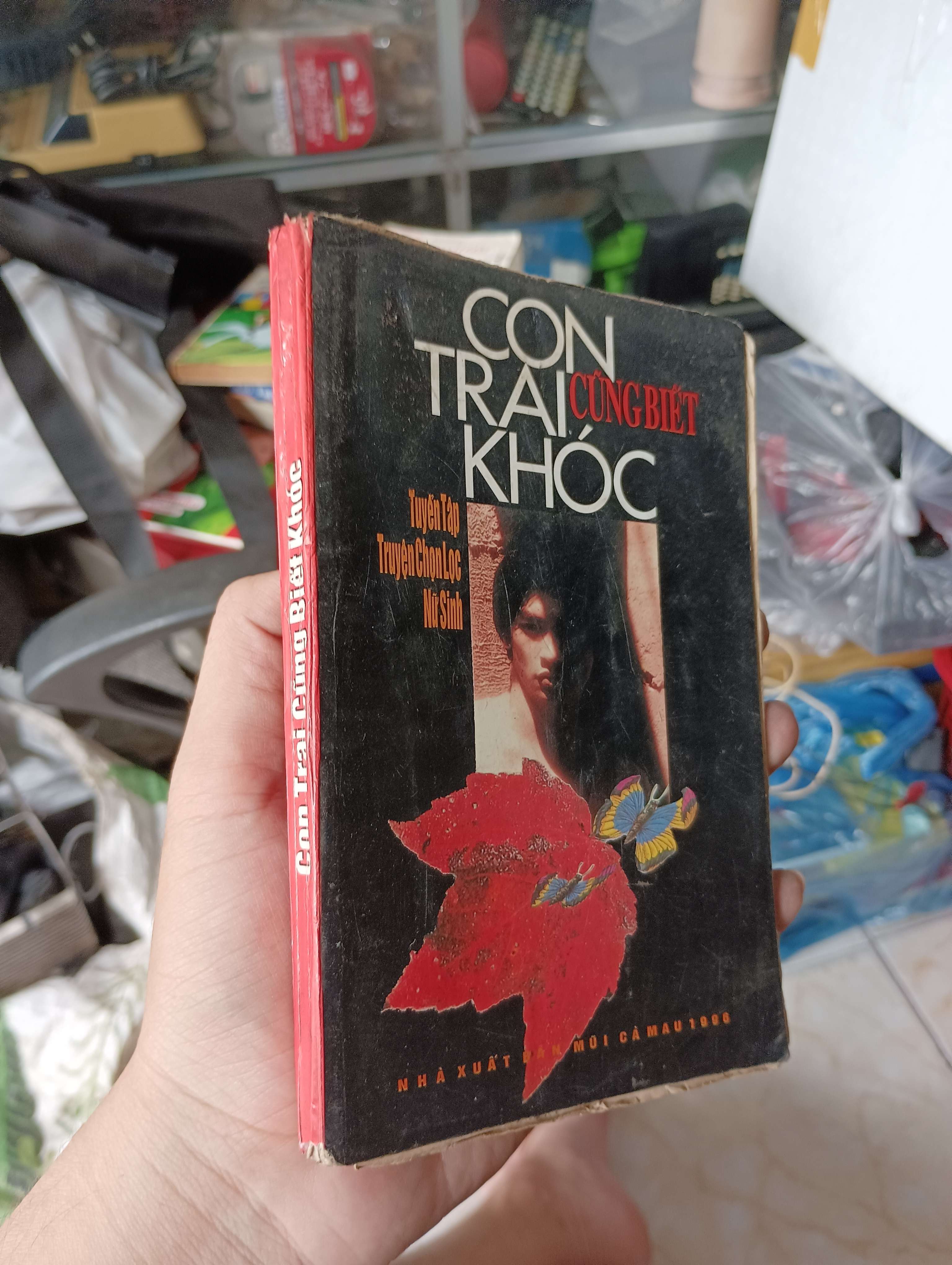 Con trai cũng biết khóc - Xuân Hạ 1996 (Sách văn học) KSX