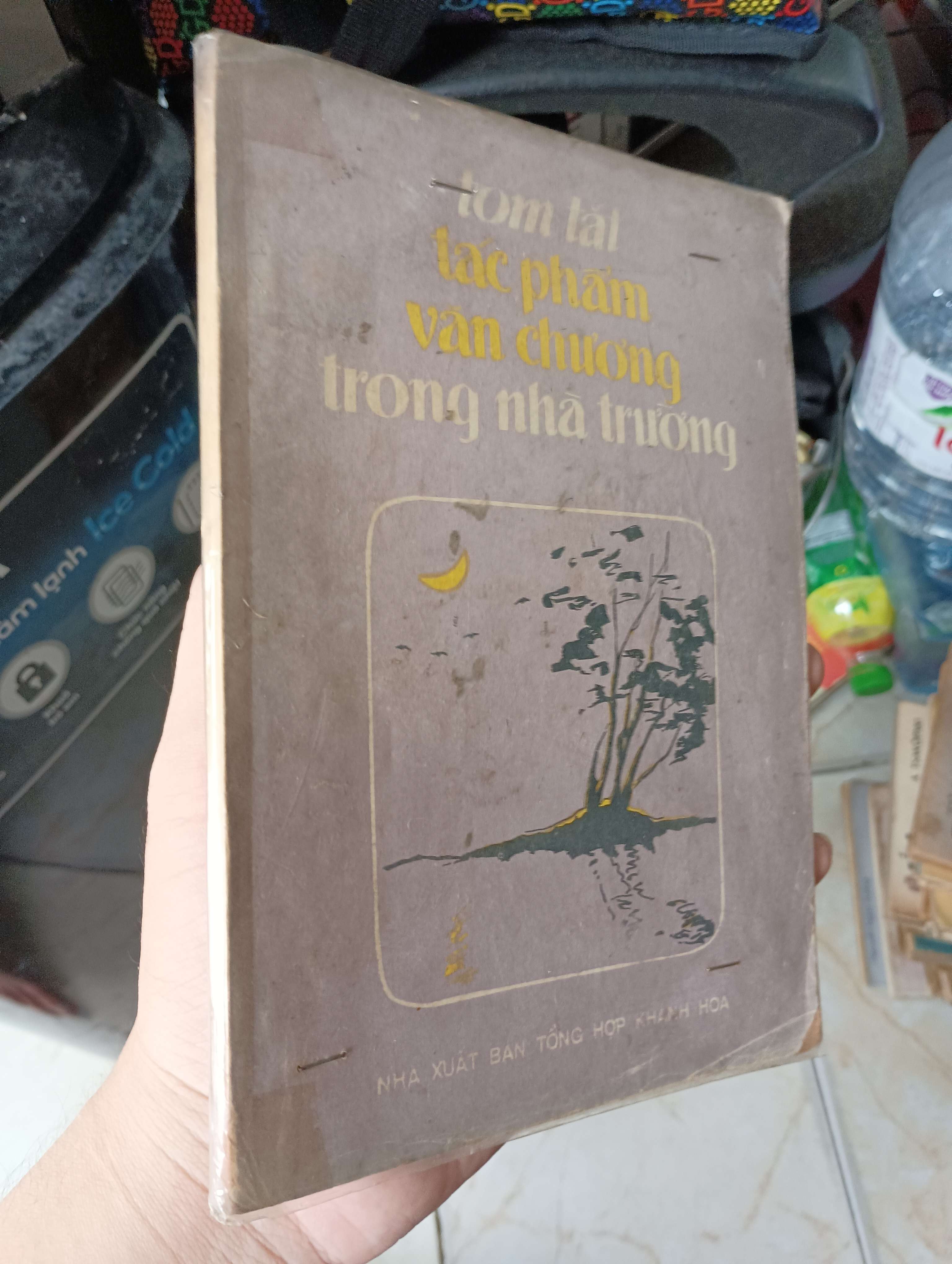 Tóm tắt tác phẩm văn chương trong nhà trường - Lê Gia Khánh (Tham khảo - luyện thi) KSX