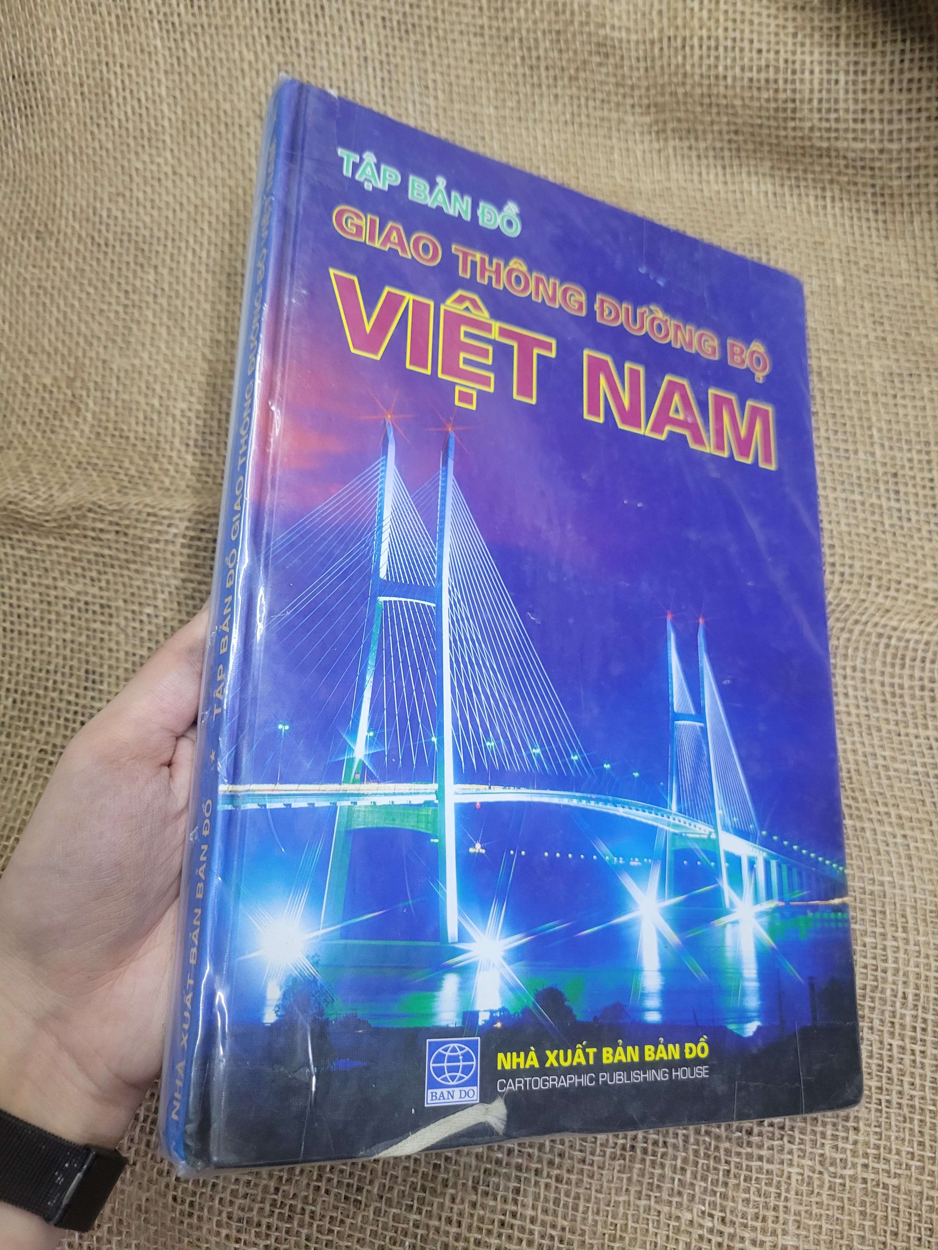 Tập bản đồ giao thông đường bộ Việt Nam bìa cứng mới 80% bẩn bìa, ố (Sách kiến thức tổng hợp) SPP