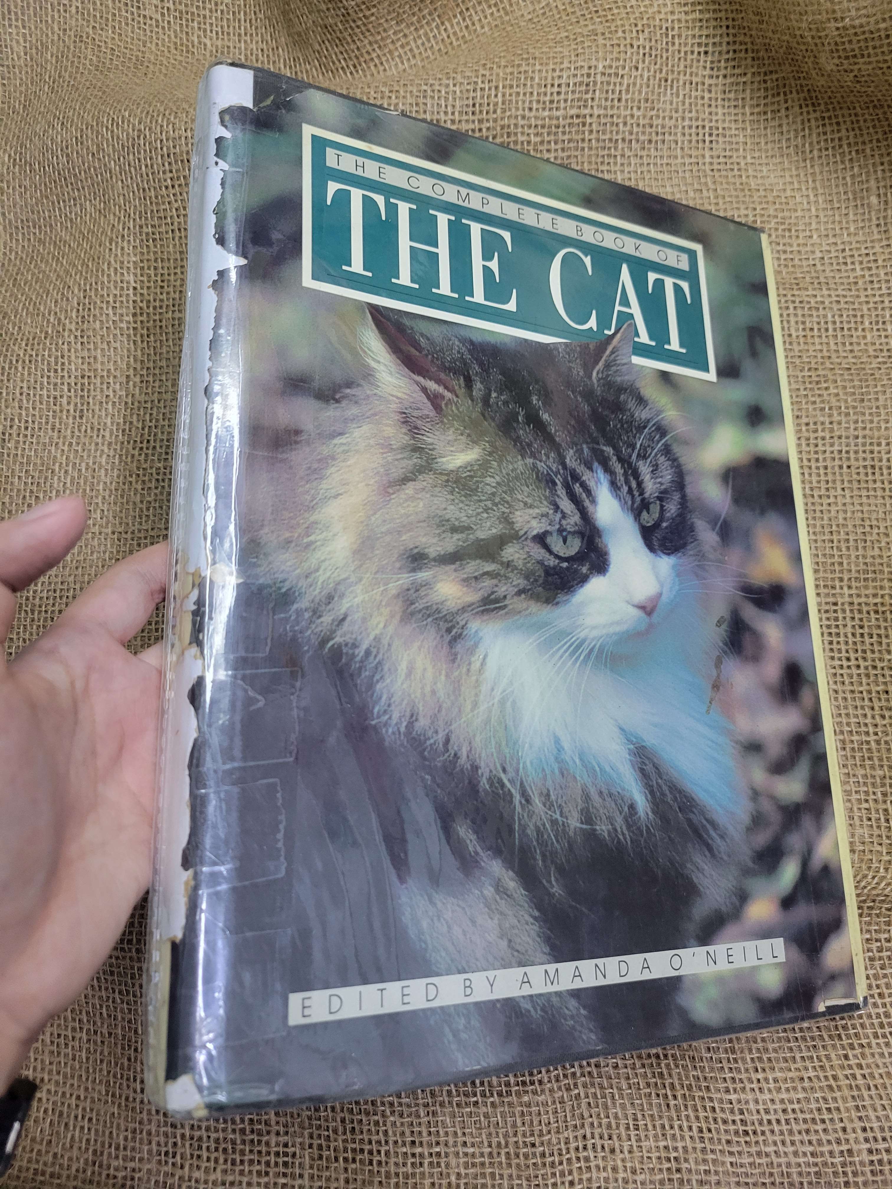 The complete book of the cat bìa cứng mới 70% rách áo bìa, bẩn bìa, ố (Sách ngoại) SPP