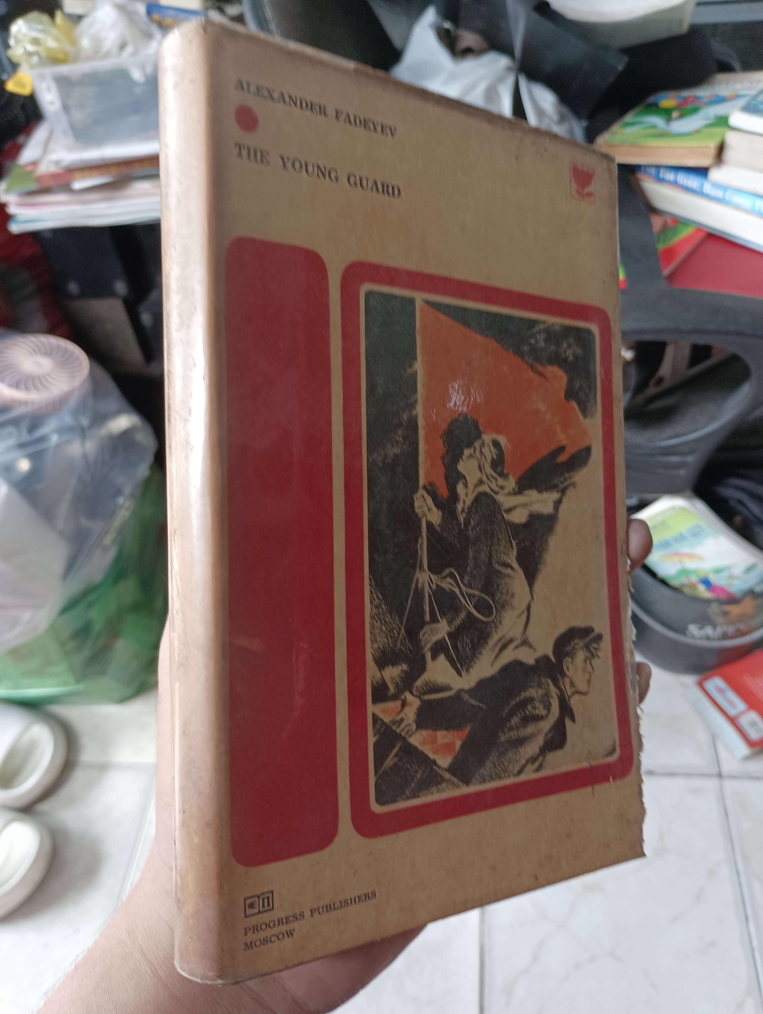 THE YOUNG GUARD - Alexander Fadeyev (Văn học nước ngoài) KSX