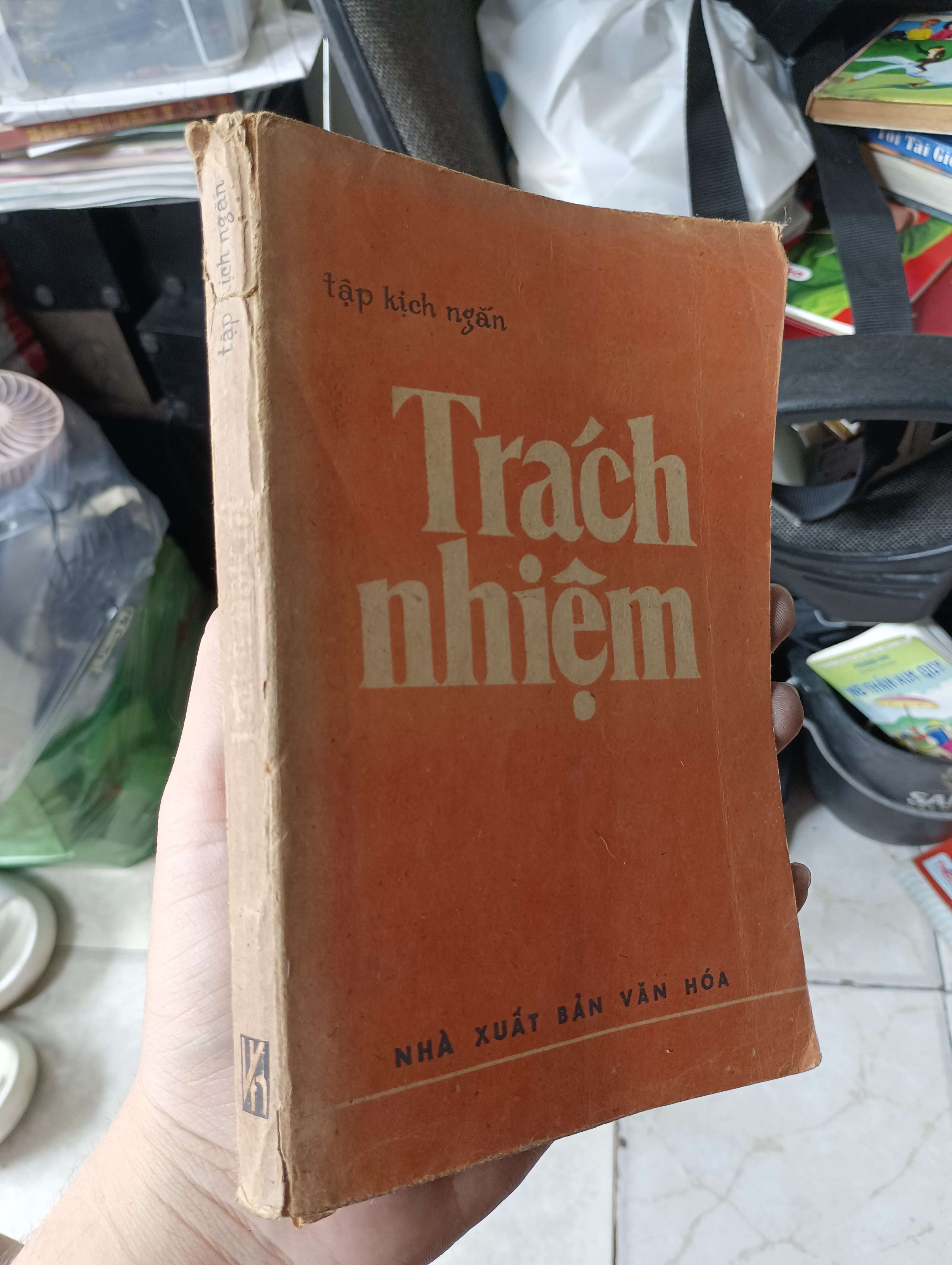 TRÁCH NHIỆM 1979 (Sách văn học) KSX