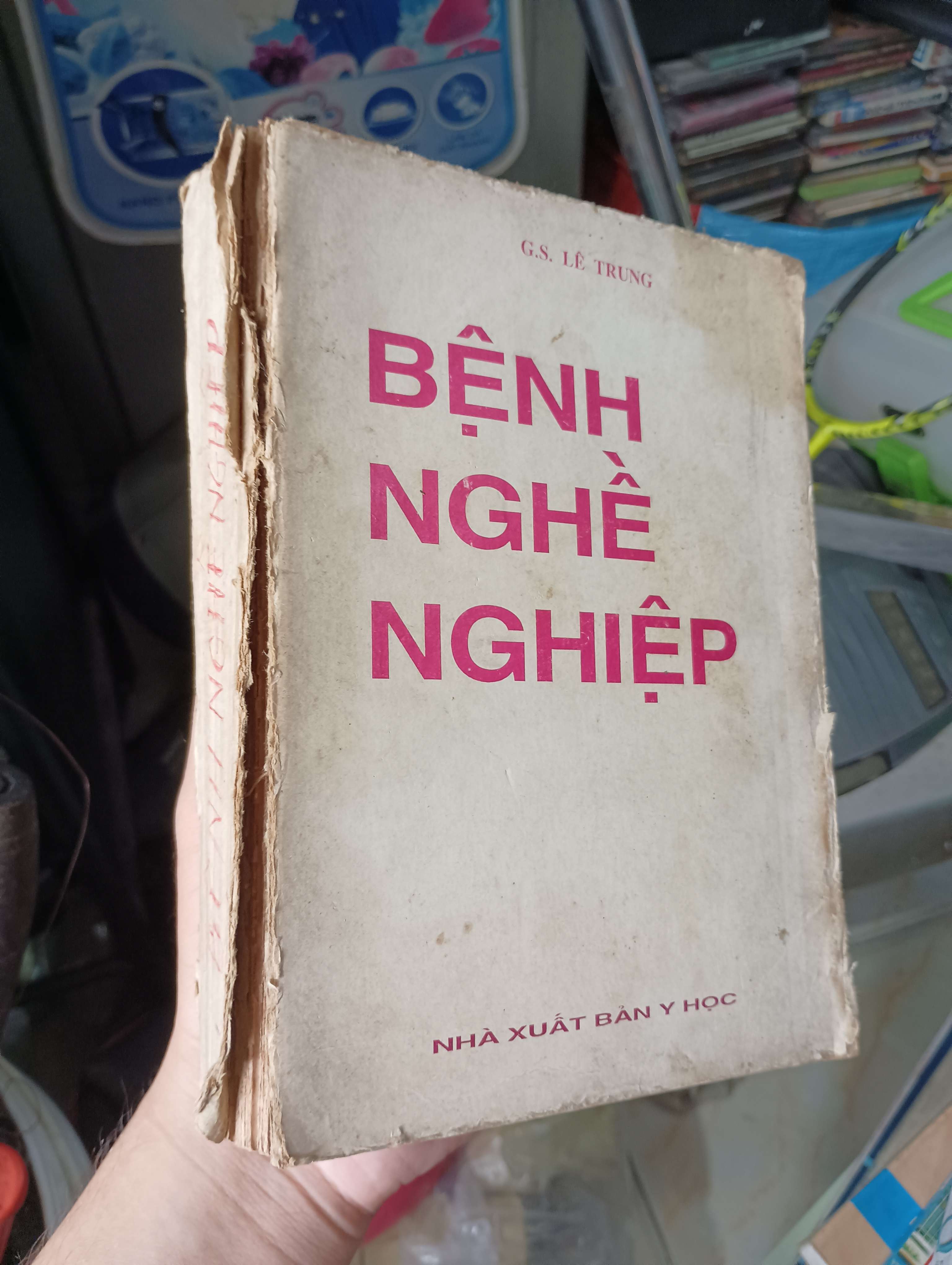 BỆNH NGHỀ NGHIỆP - G.S. LÊ TRUNG (Sách văn học) KSX