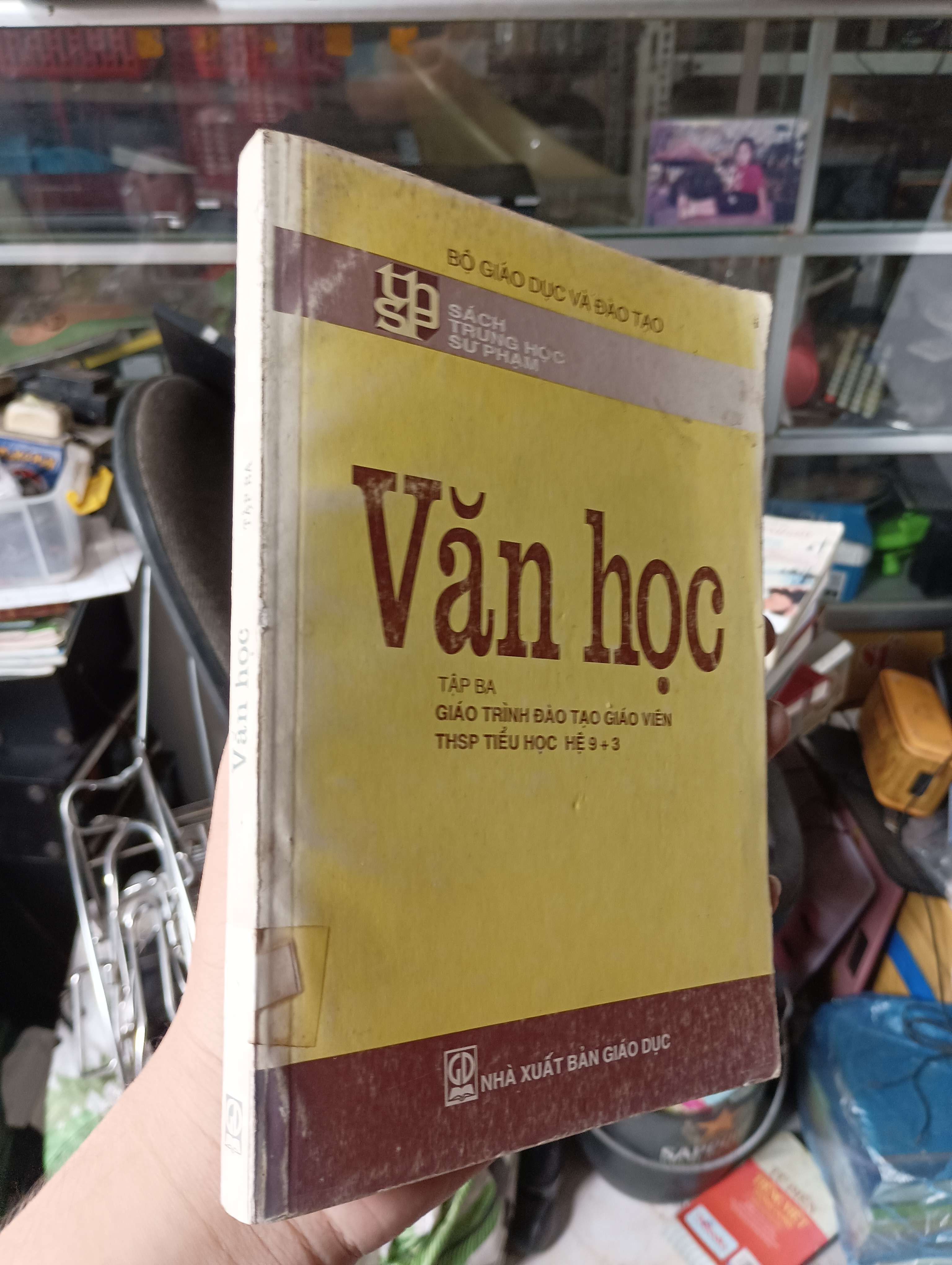 VĂN HỌC (TẬP BA - GIÁO TRÌNH ĐÀO TẠO GIÁO VIÊN THSP TIỂU HỌC HỆ 9+3) 1998 (Sách giáo khoa - giáo trình) KSX