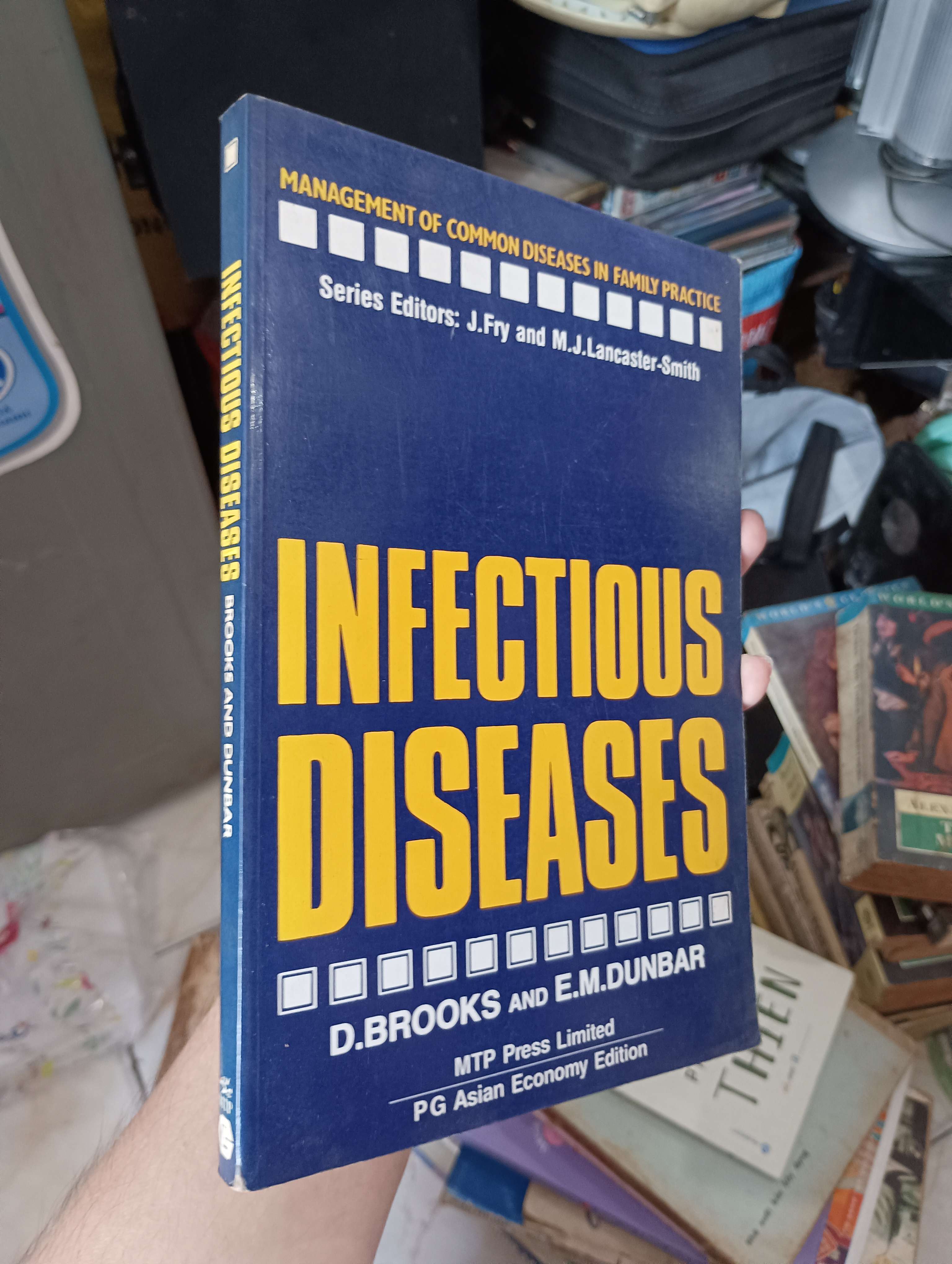 Infectious Diseases - D. Brooks & E.M. Dunbar 1996 (Sách học ngoại ngữ) KSX